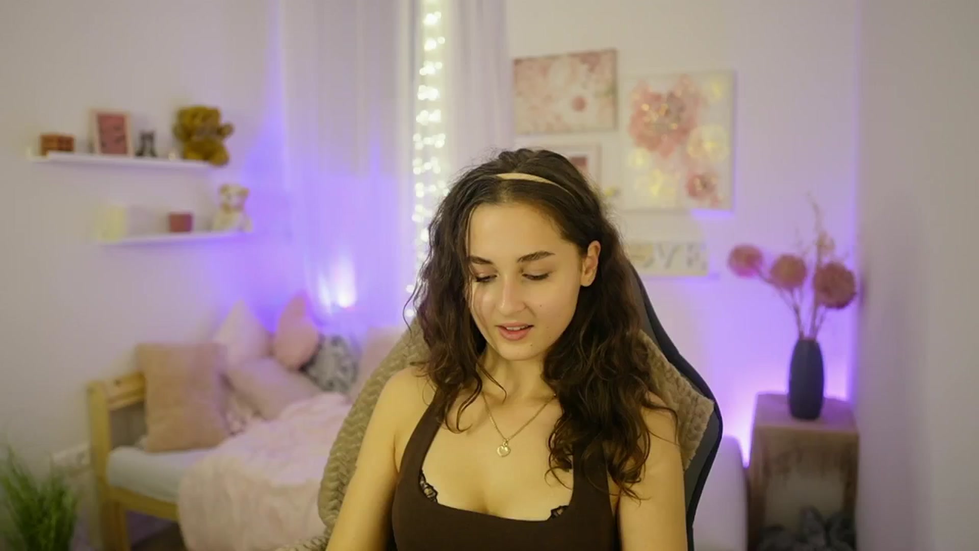 Gallery image thumbnail from Anita_Grey_'s myfreecams stream on, 10/23/2025, 21:59 image 3 of 20