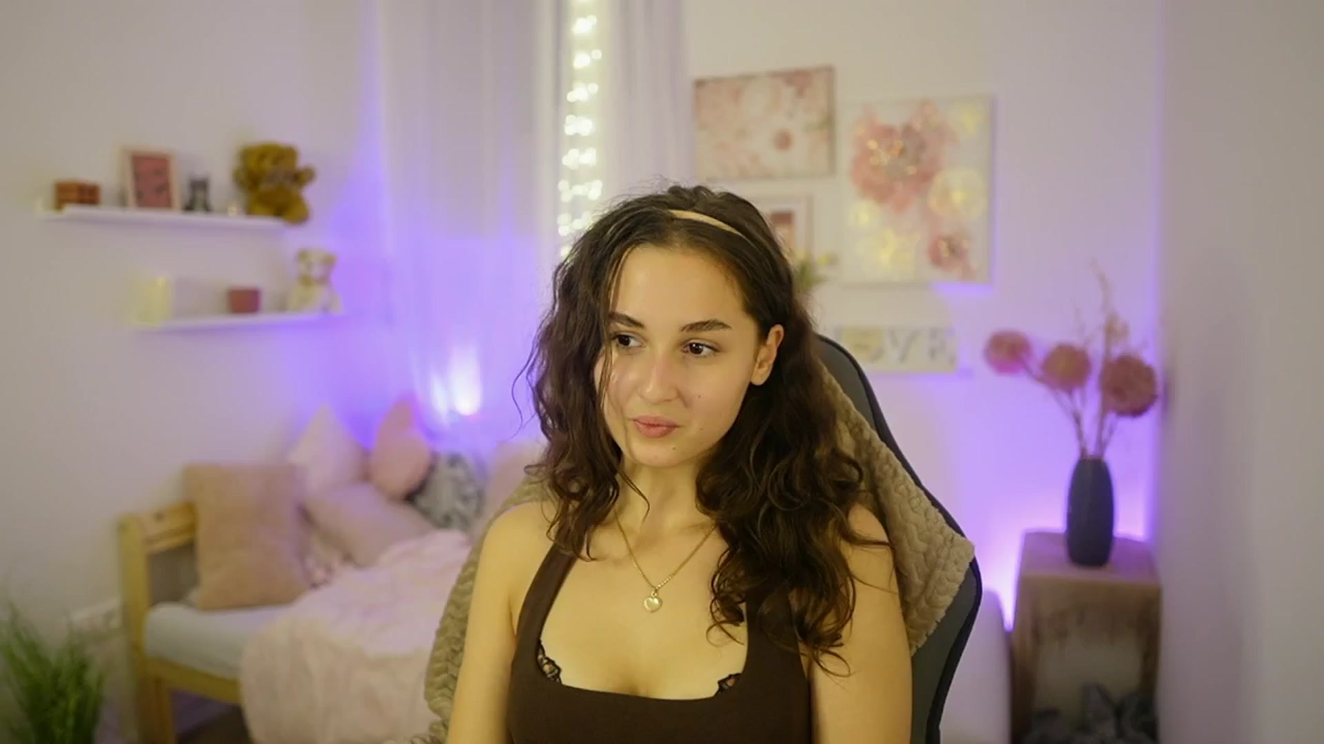 Gallery image thumbnail from Anita_Grey_'s myfreecams stream on, 10/23/2025, 21:59 image 2 of 20