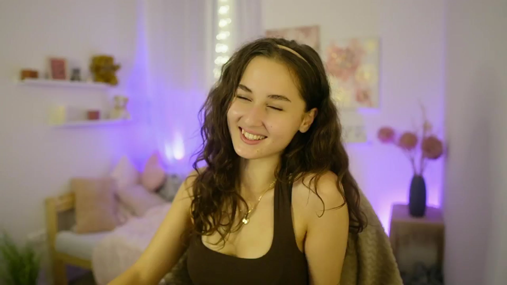 Gallery image thumbnail from Anita_Grey_'s myfreecams stream on, 10/23/2025, 21:59 image 17 of 20