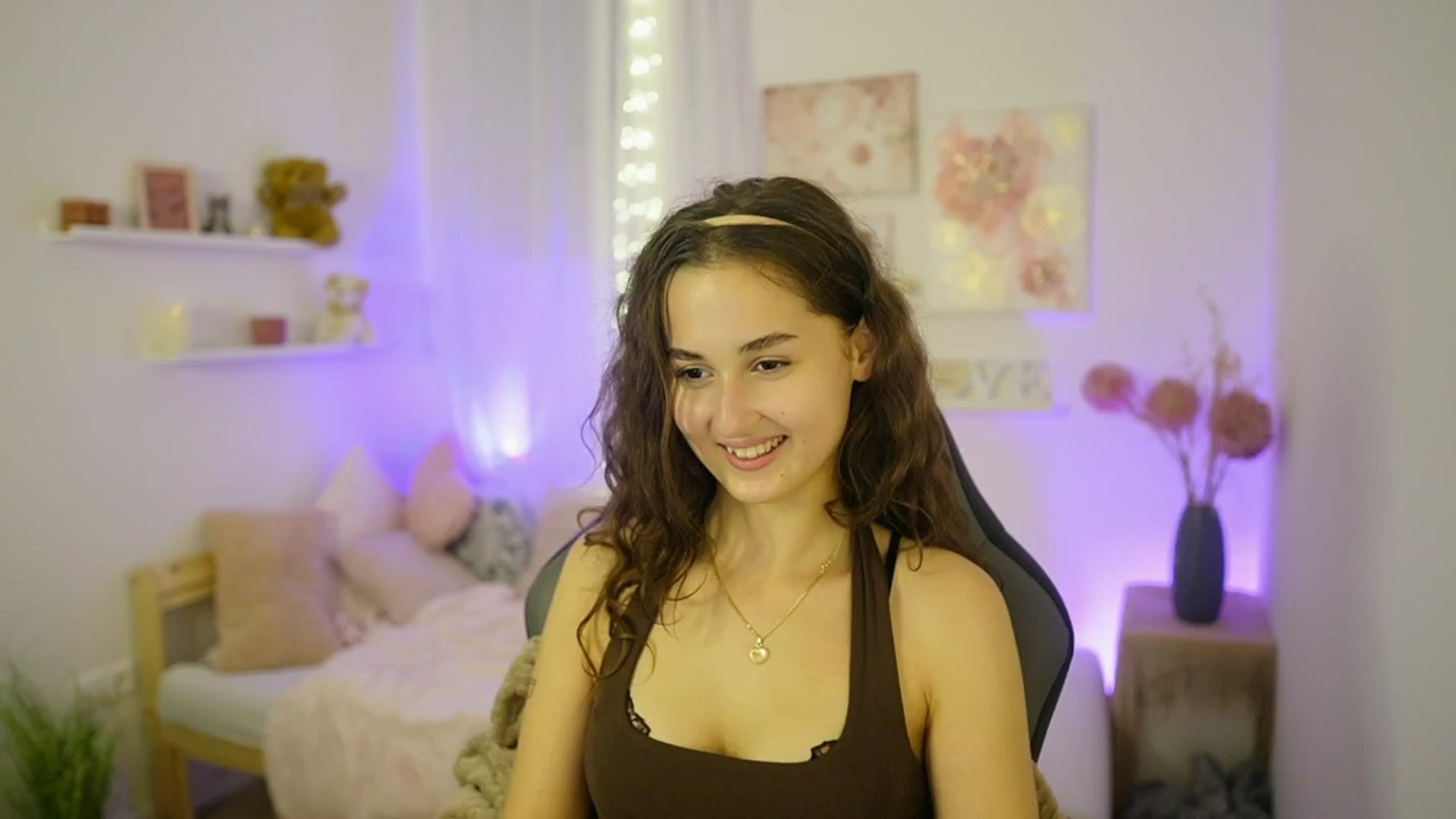 Gallery image thumbnail from Anita_Grey_'s myfreecams stream on, 10/23/2025, 22:45 image 6 of 20