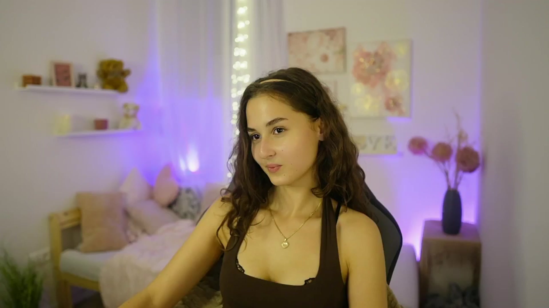 Gallery image thumbnail from Anita_Grey_'s myfreecams stream on, 10/23/2025, 22:45 image 5 of 20