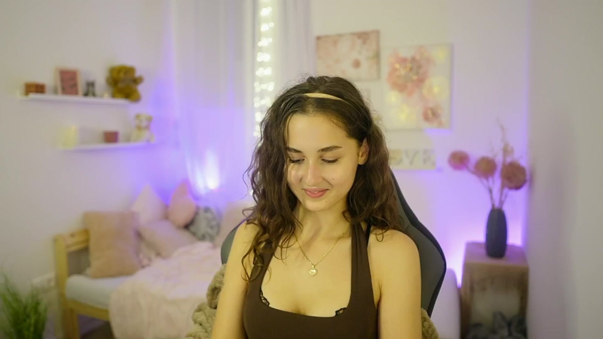 Gallery image thumbnail from Anita_Grey_'s myfreecams stream on, 10/23/2025, 22:45 image 8 of 20