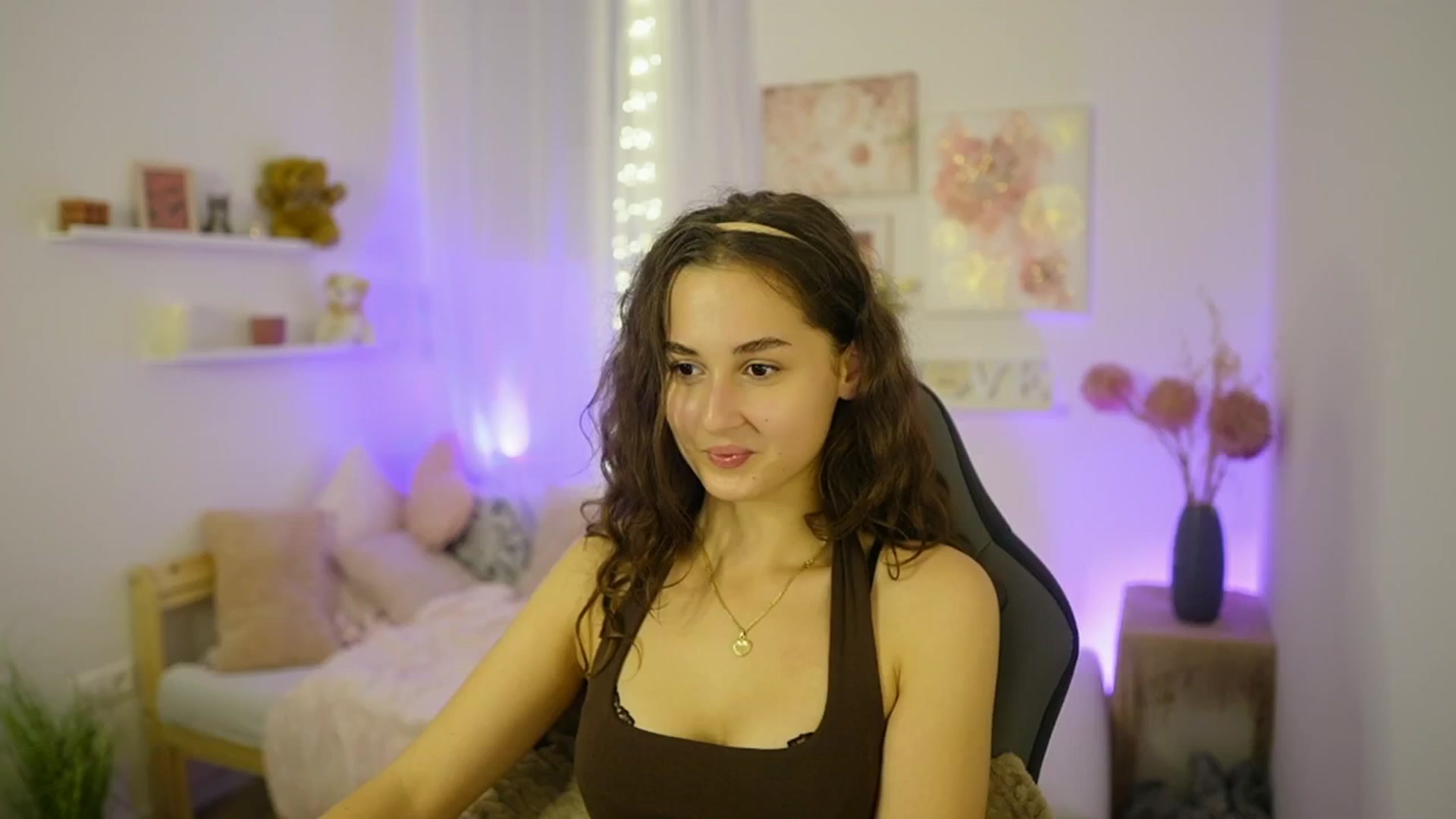 Gallery image thumbnail from Anita_Grey_'s myfreecams stream on, 10/23/2025, 22:45 image 13 of 20
