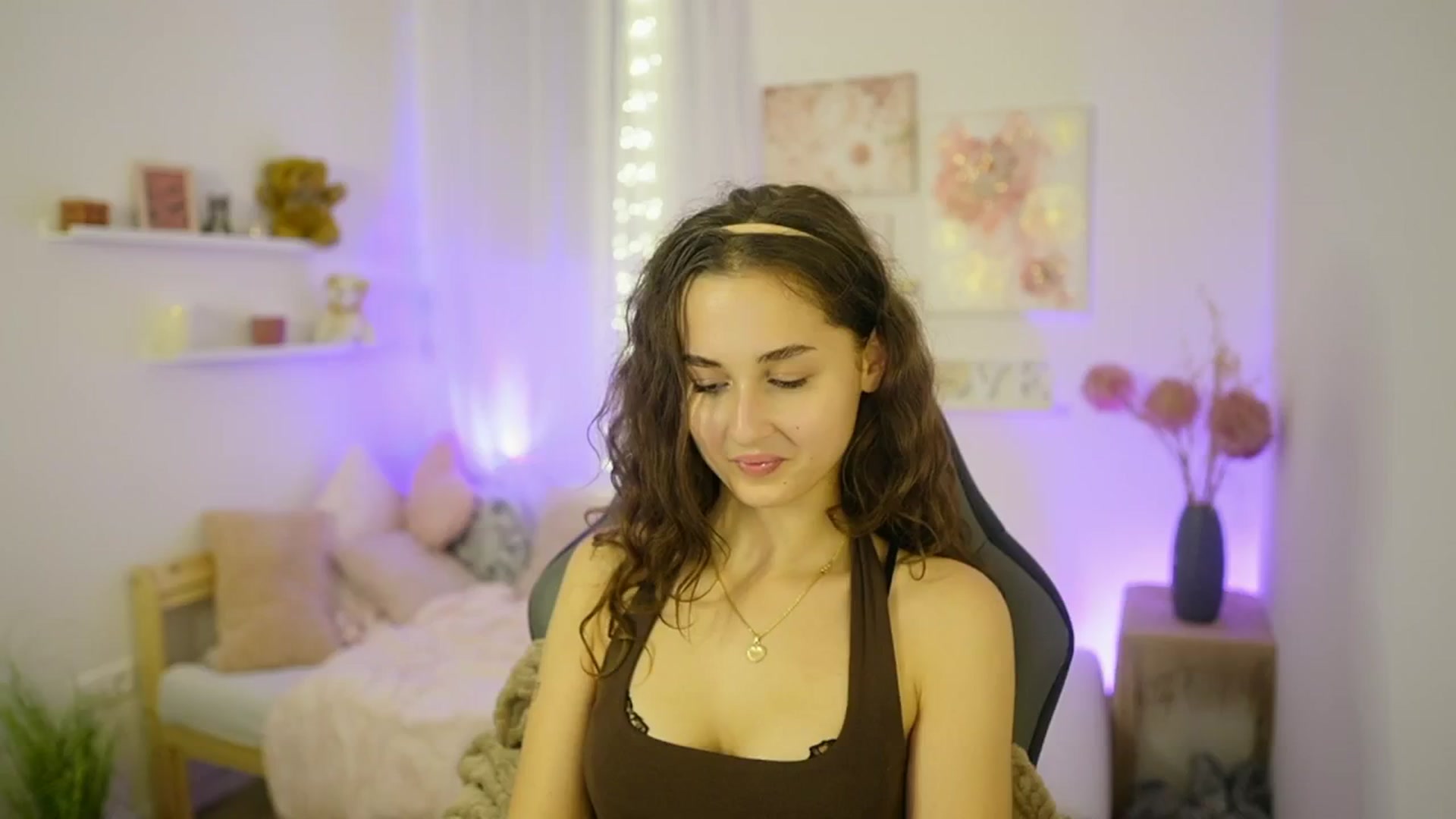 Gallery image thumbnail from Anita_Grey_'s myfreecams stream on, 10/23/2025, 22:45 image 9 of 20