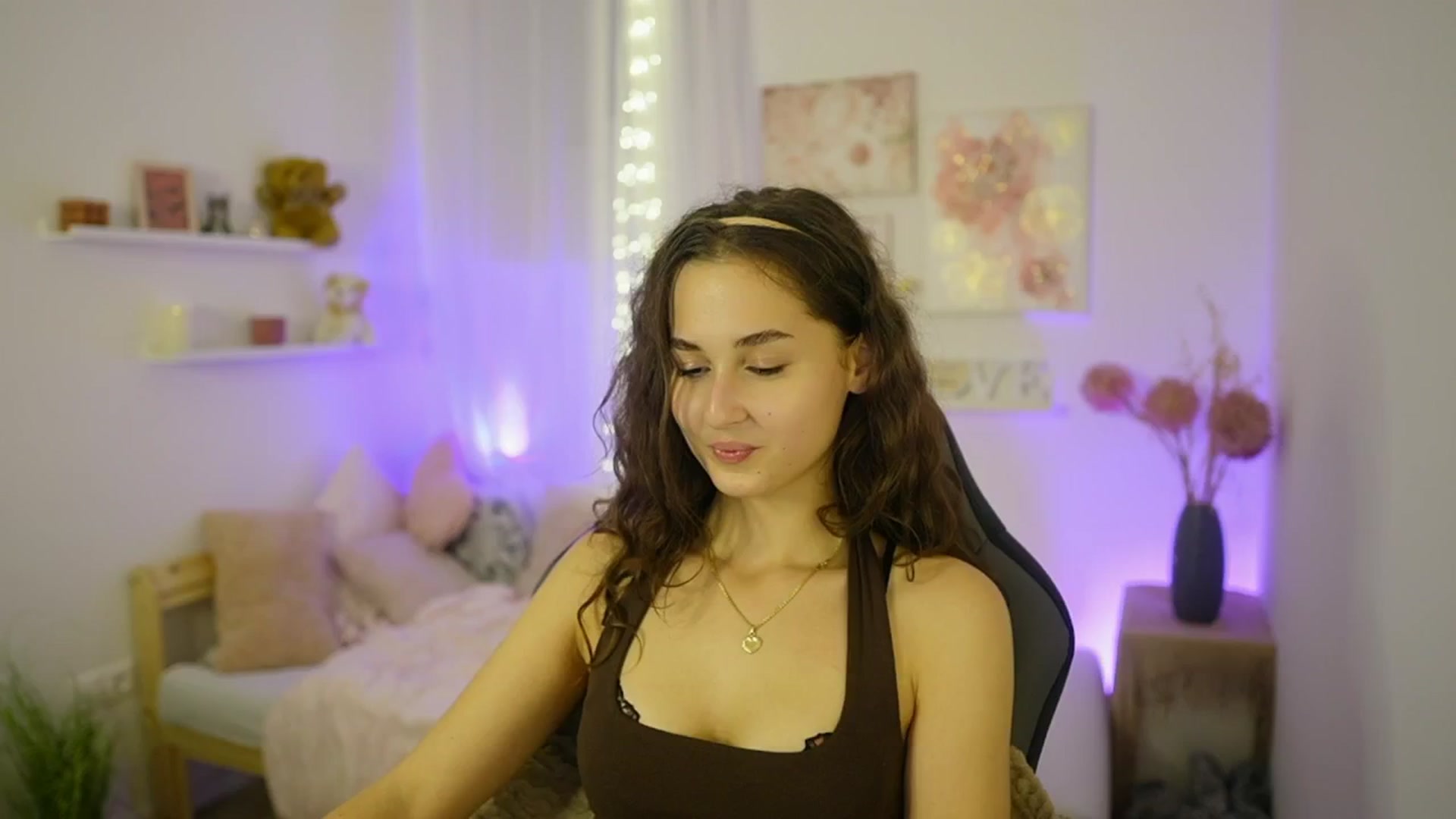 Gallery image thumbnail from Anita_Grey_'s myfreecams stream on, 10/23/2025, 22:45 image 10 of 20