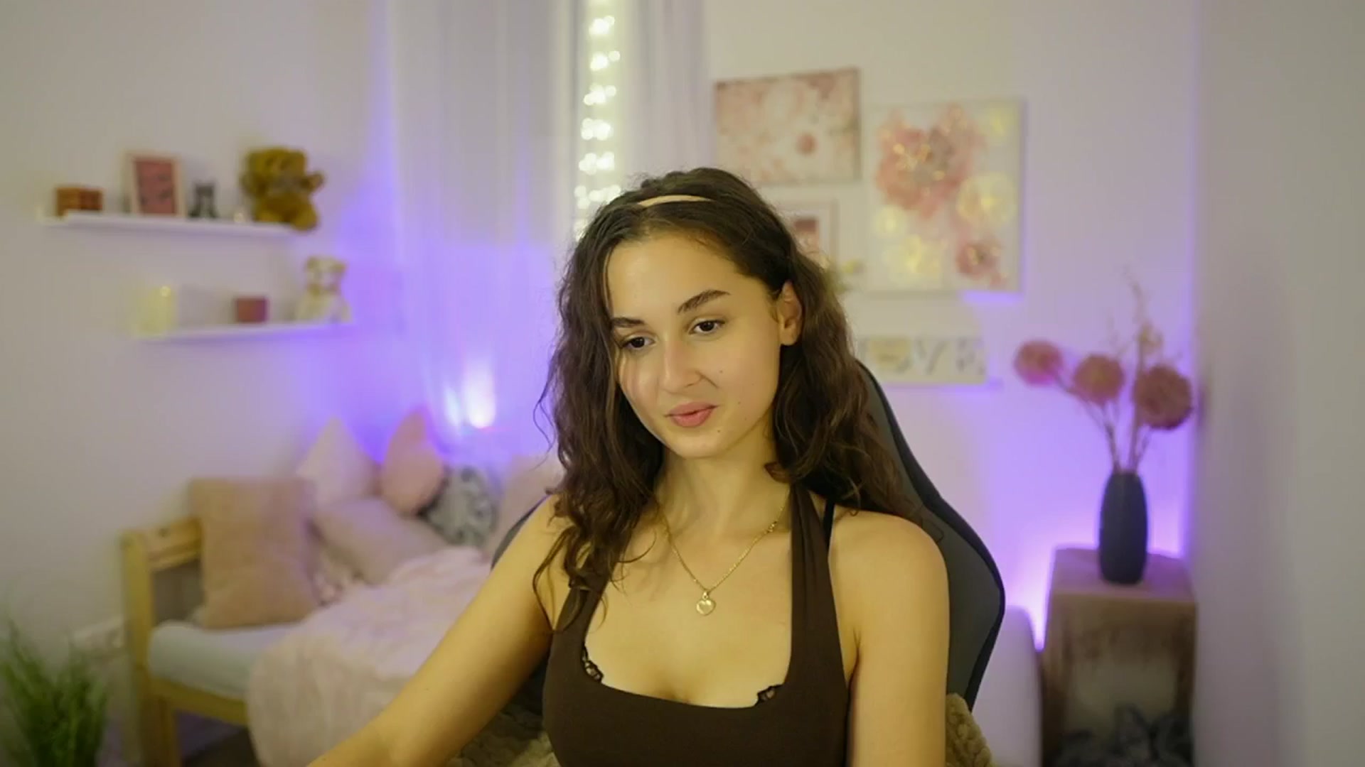 Gallery image thumbnail from Anita_Grey_'s myfreecams stream on, 10/23/2025, 22:45 image 1 of 20