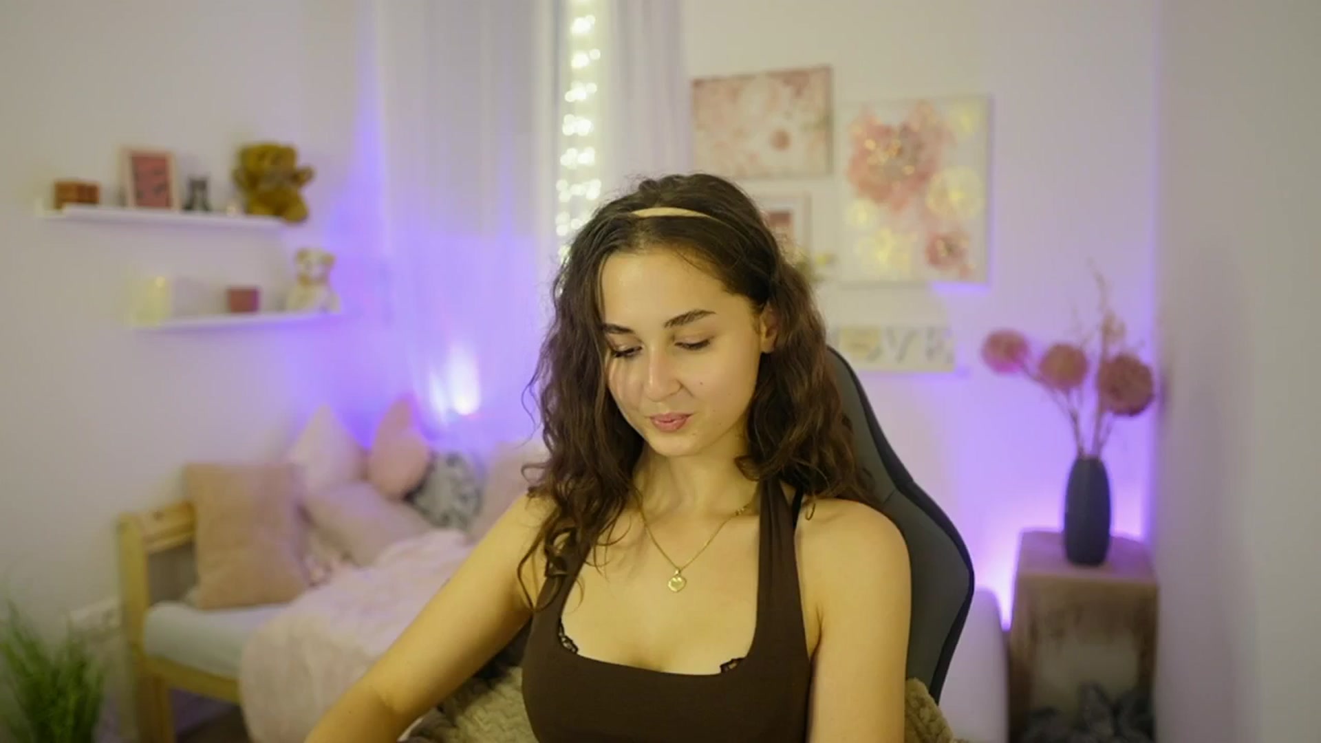 Gallery image thumbnail from Anita_Grey_'s myfreecams stream on, 10/23/2025, 22:45 image 12 of 20