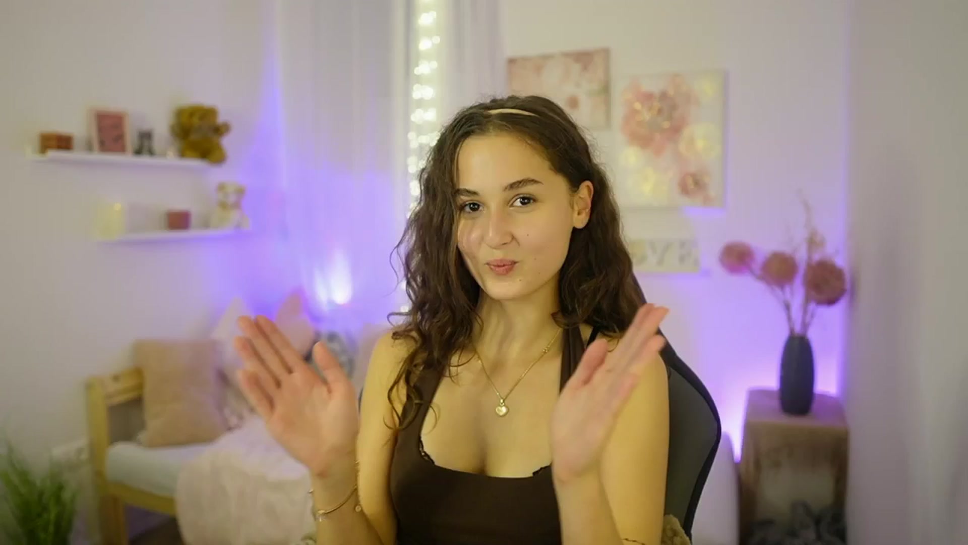 Gallery image thumbnail from Anita_Grey_'s myfreecams stream on, 10/23/2025, 22:45 image 15 of 20