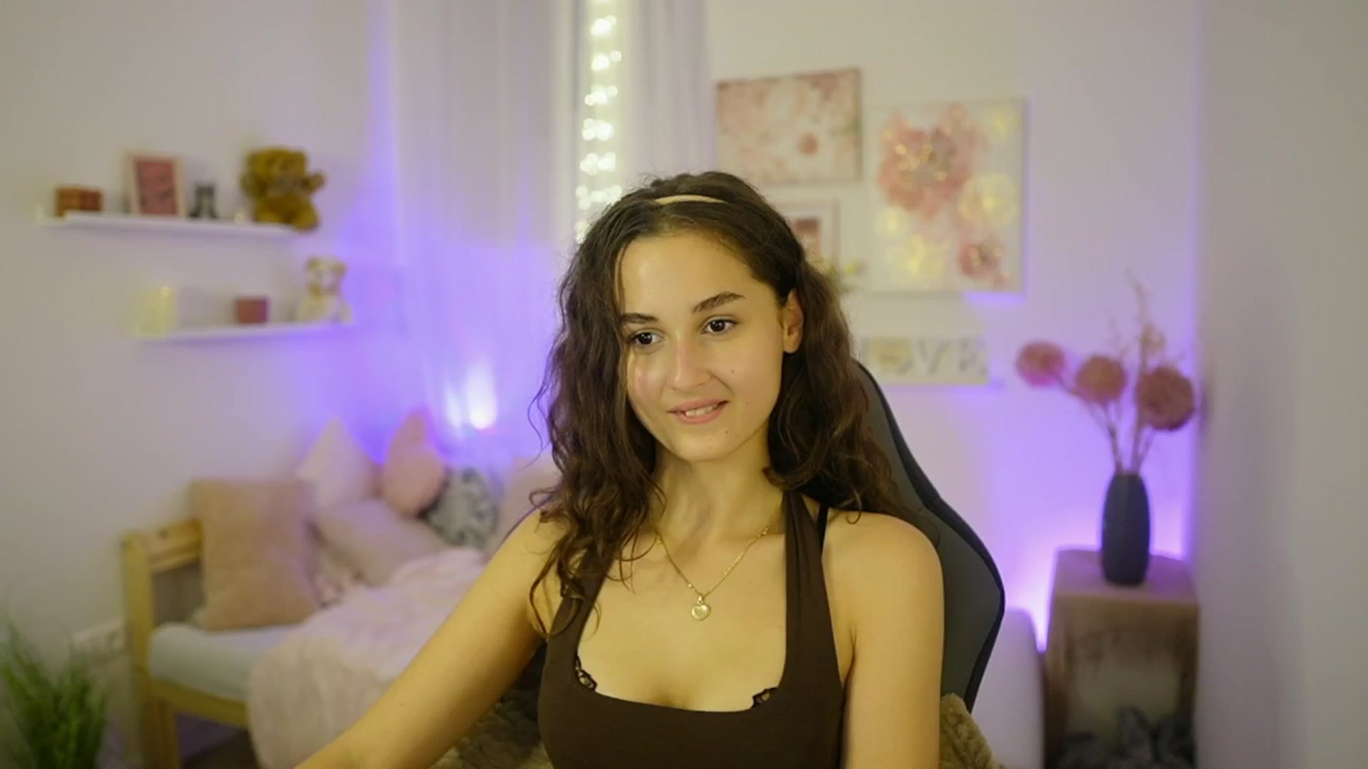 Gallery image thumbnail from Anita_Grey_'s myfreecams stream on, 10/23/2025, 22:45 image 4 of 20