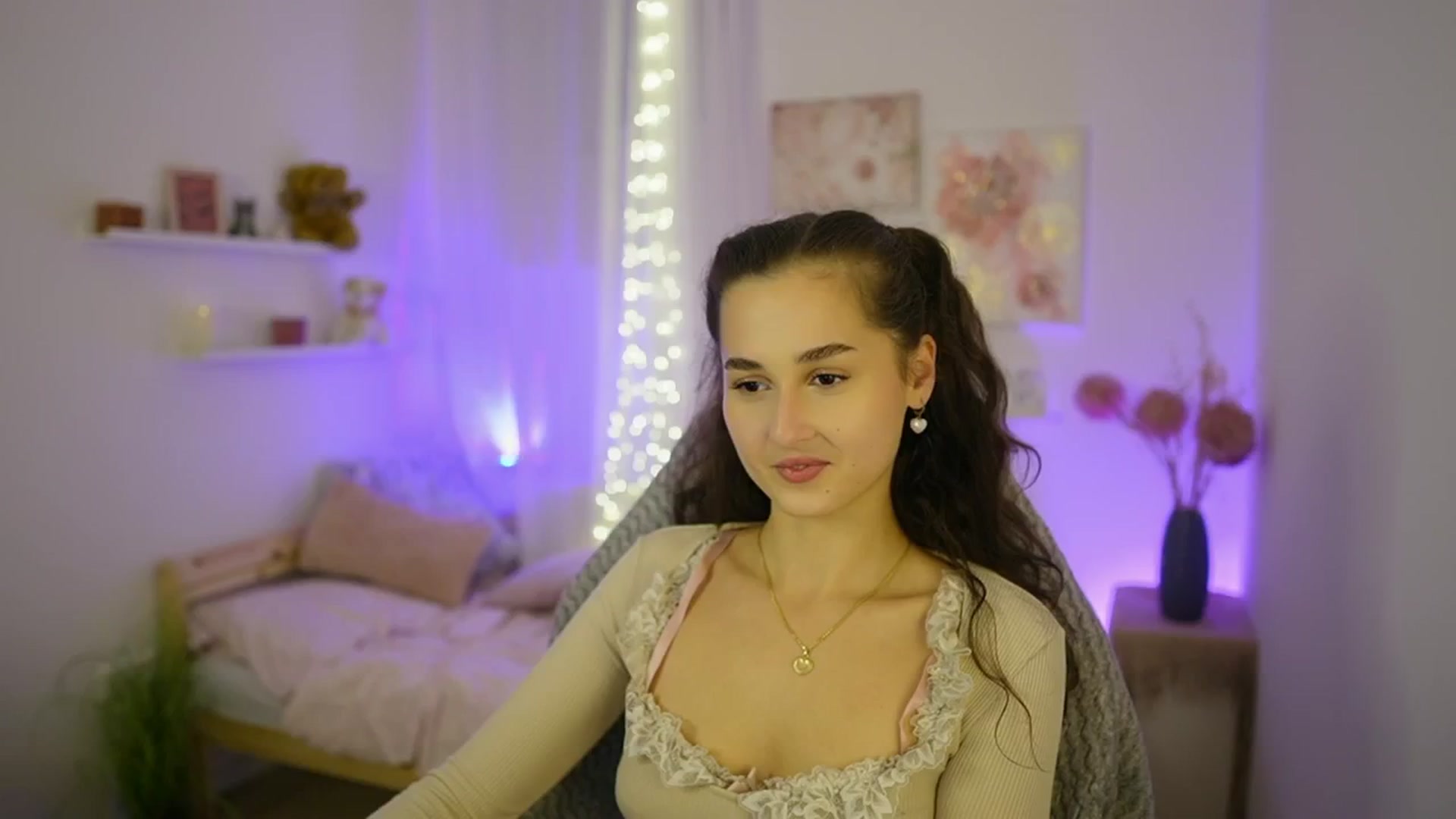 Gallery image thumbnail from Anita_Grey_'s myfreecams stream on, 10/24/2025, 20:22 image 12 of 20