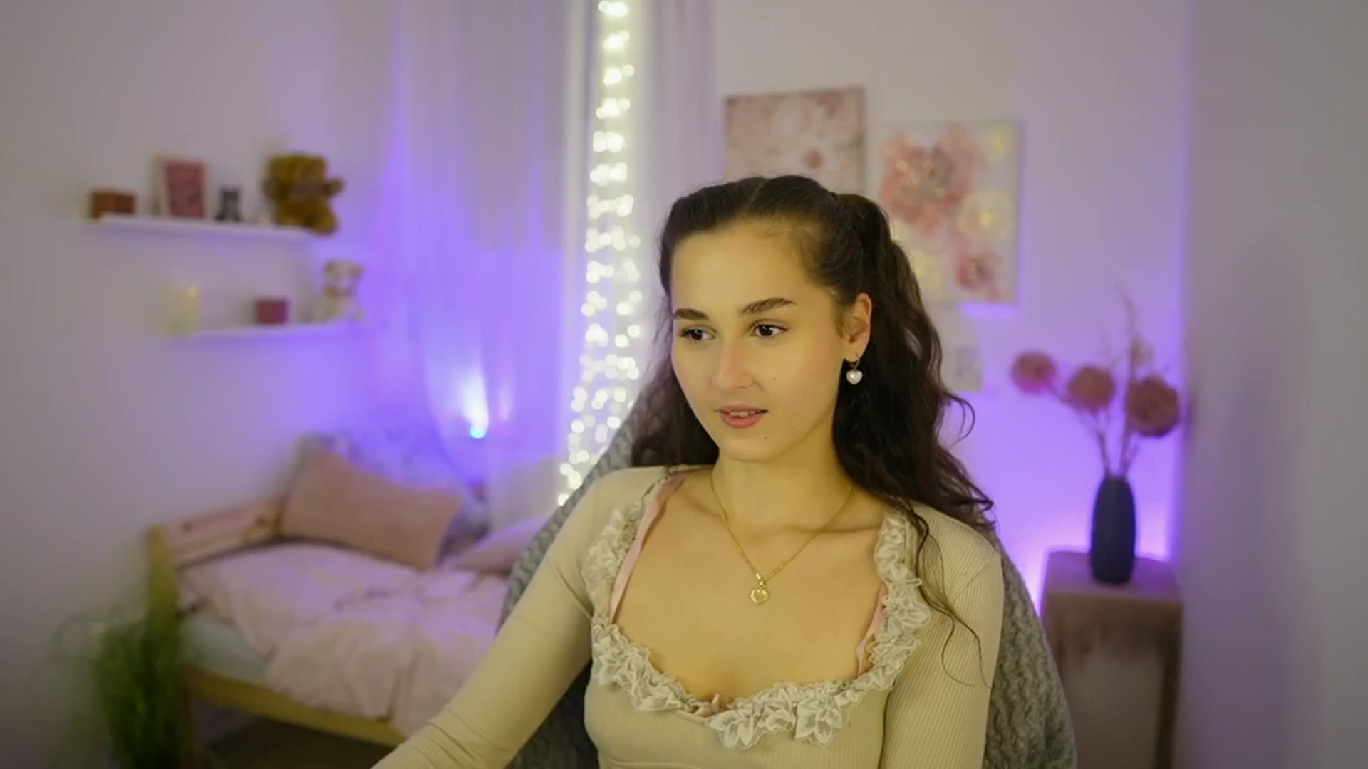 Gallery image thumbnail from Anita_Grey_'s myfreecams stream on, 10/24/2025, 20:22 image 14 of 20