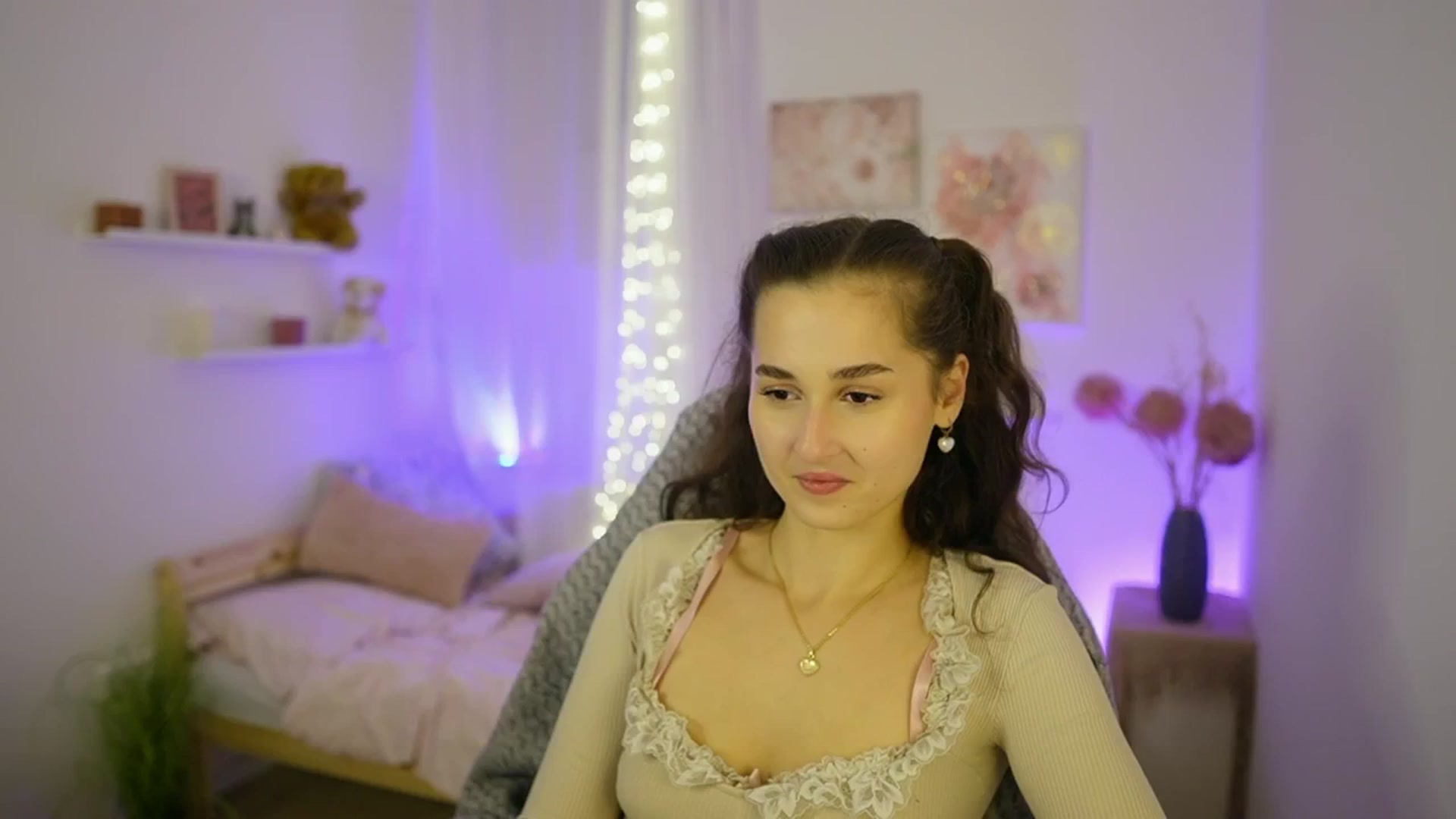 Gallery image thumbnail from Anita_Grey_'s myfreecams stream on, 10/24/2025, 20:22 image 3 of 20