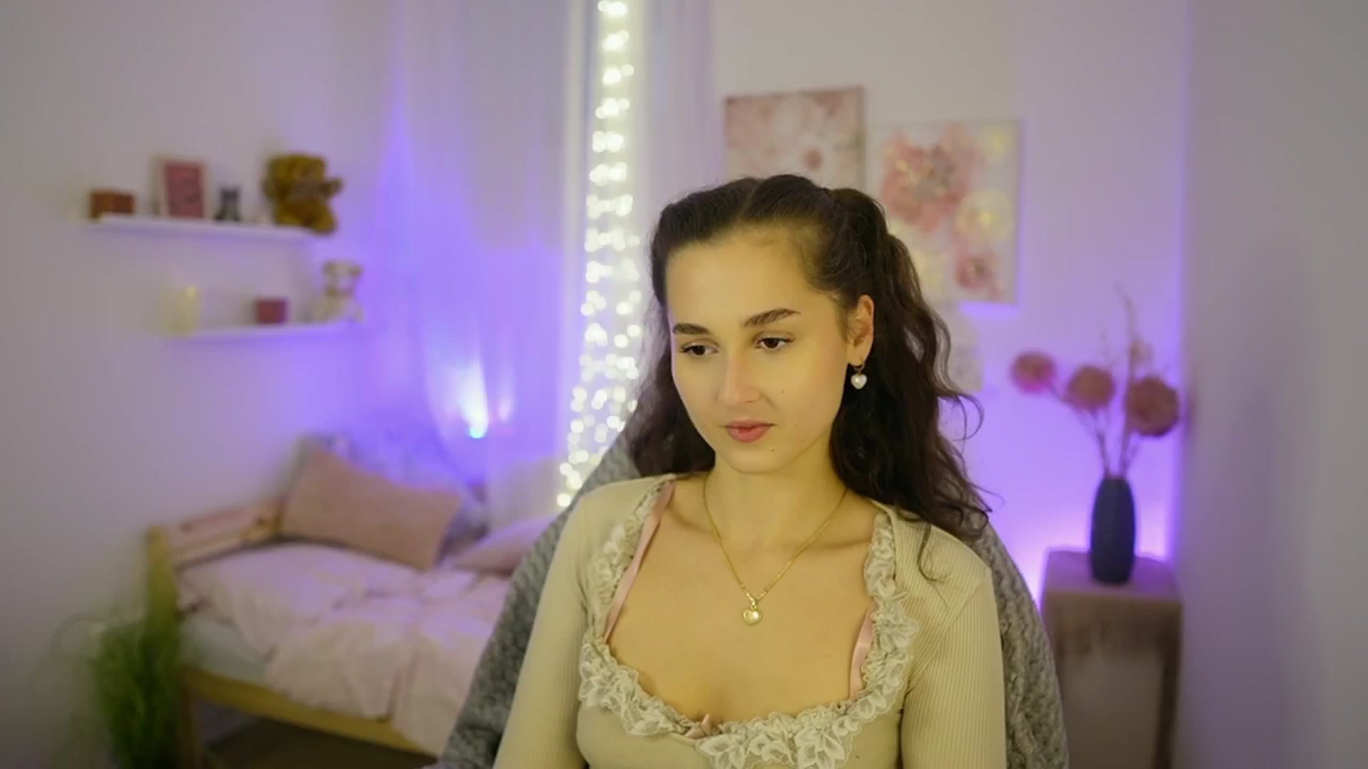 Gallery image thumbnail from Anita_Grey_'s myfreecams stream on, 10/24/2025, 20:22 image 4 of 20