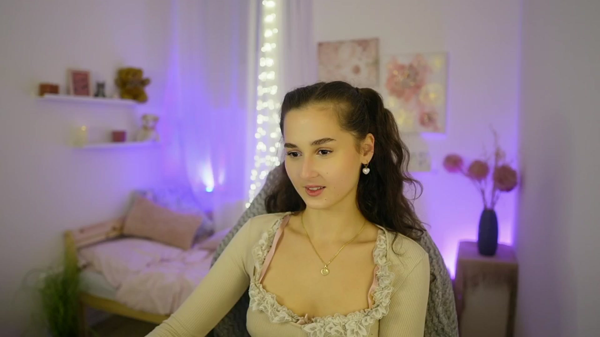 Gallery image thumbnail from Anita_Grey_'s myfreecams stream on, 10/24/2025, 20:22 image 6 of 20