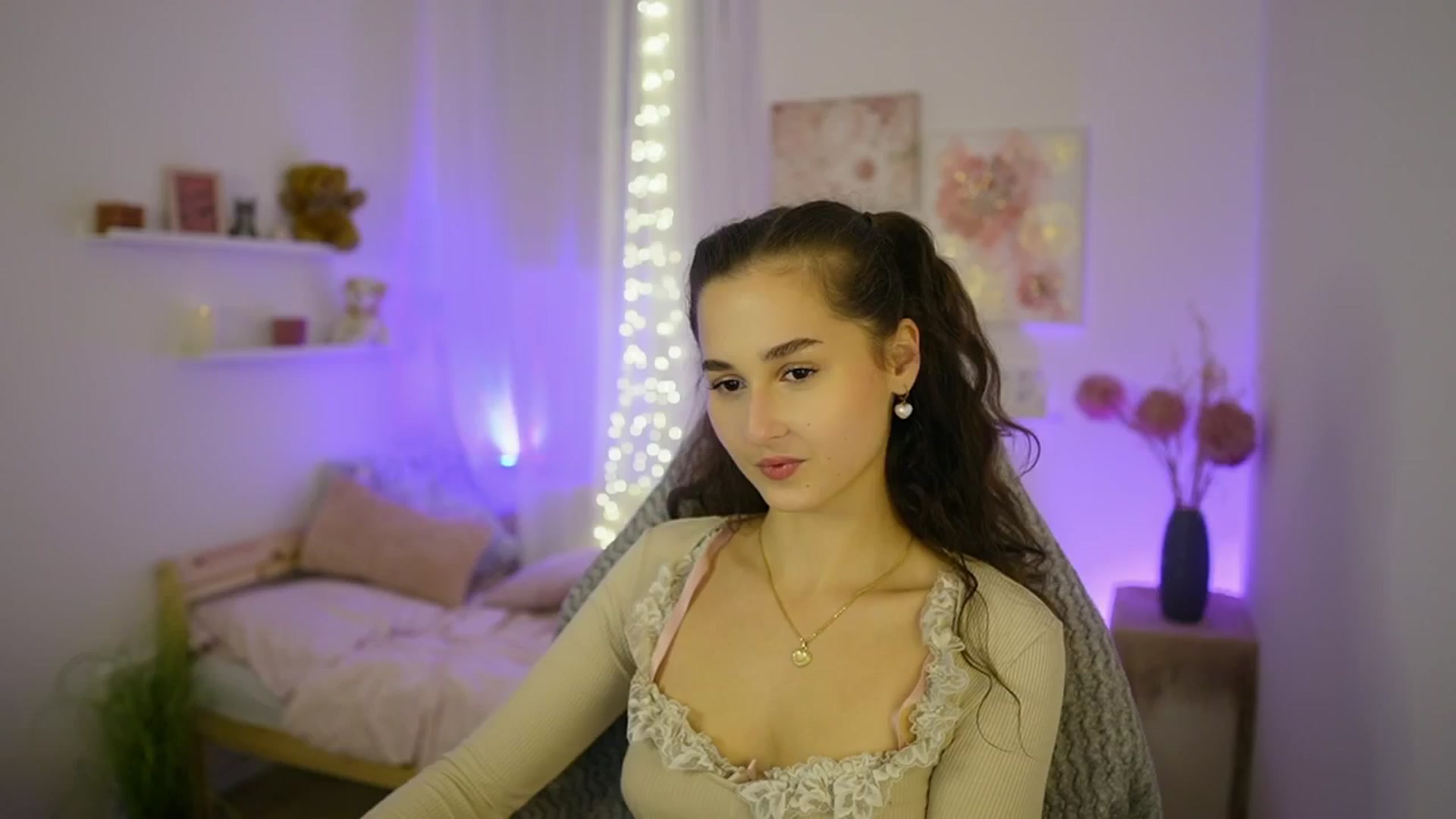 Gallery image thumbnail from Anita_Grey_'s myfreecams stream on, 10/24/2025, 20:22 image 16 of 20