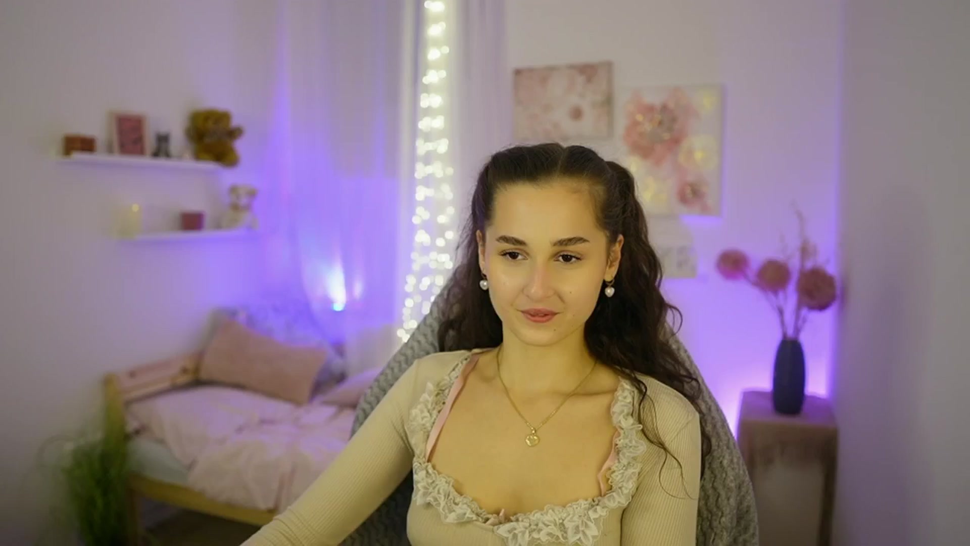 Gallery image thumbnail from Anita_Grey_'s myfreecams stream on, 10/24/2025, 20:22 image 13 of 20