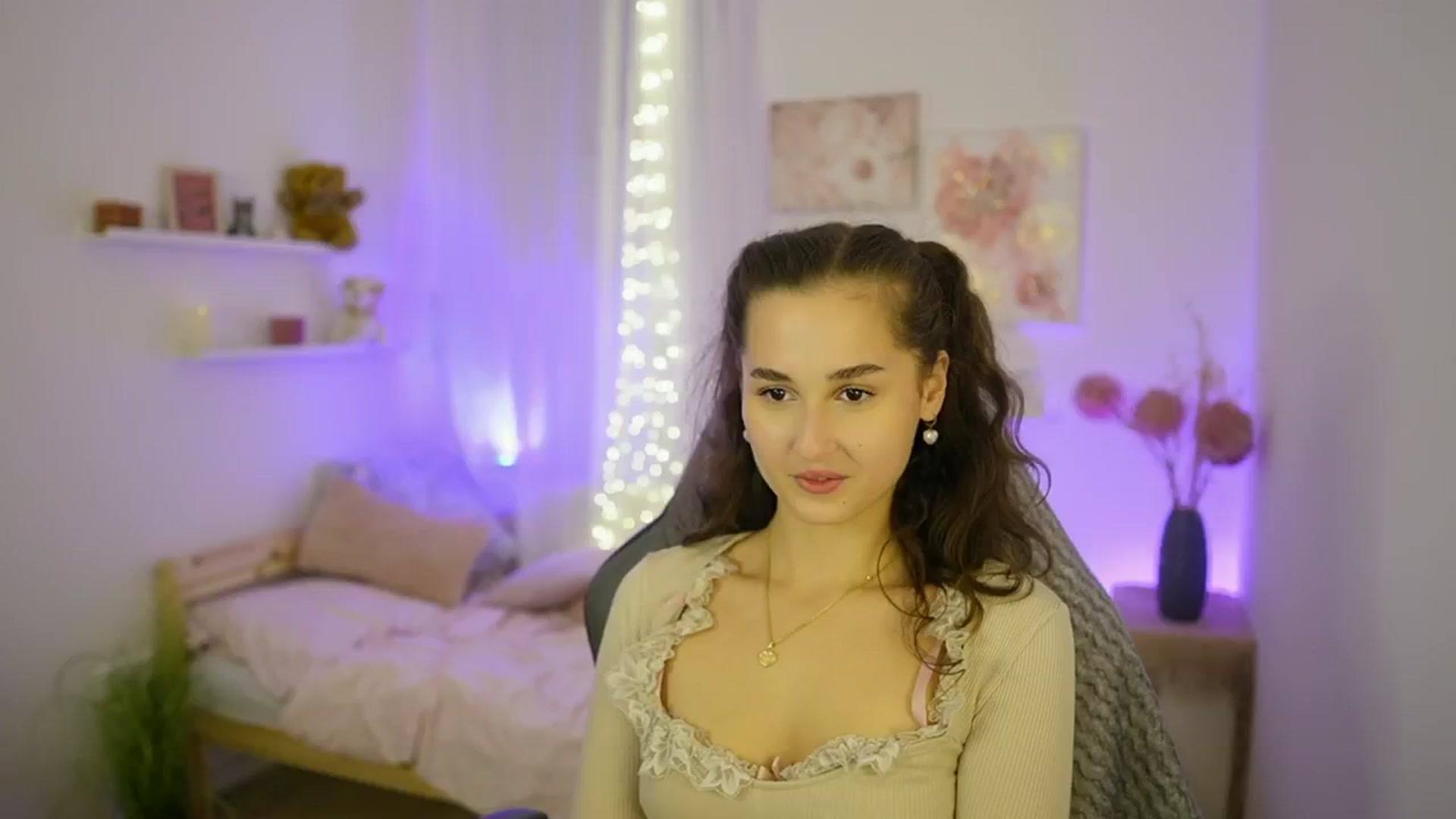 Gallery image thumbnail from Anita_Grey_'s myfreecams stream on, 10/24/2025, 22:04 image 2 of 20