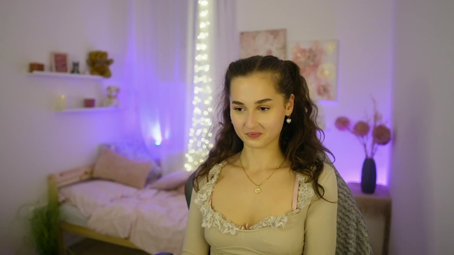 Gallery image thumbnail from Anita_Grey_'s myfreecams stream on, 10/24/2025, 22:04 image 19 of 20