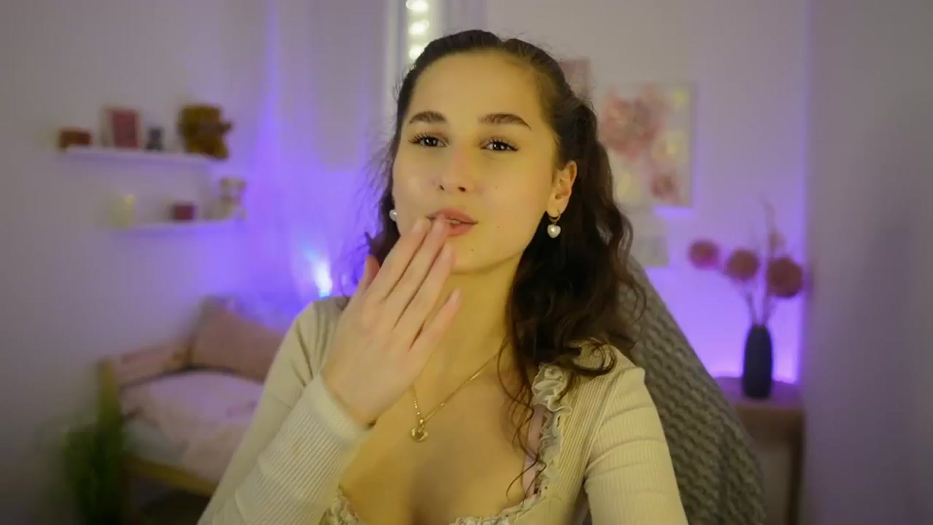 Gallery image thumbnail from Anita_Grey_'s myfreecams stream on, 10/24/2025, 22:04 image 18 of 20