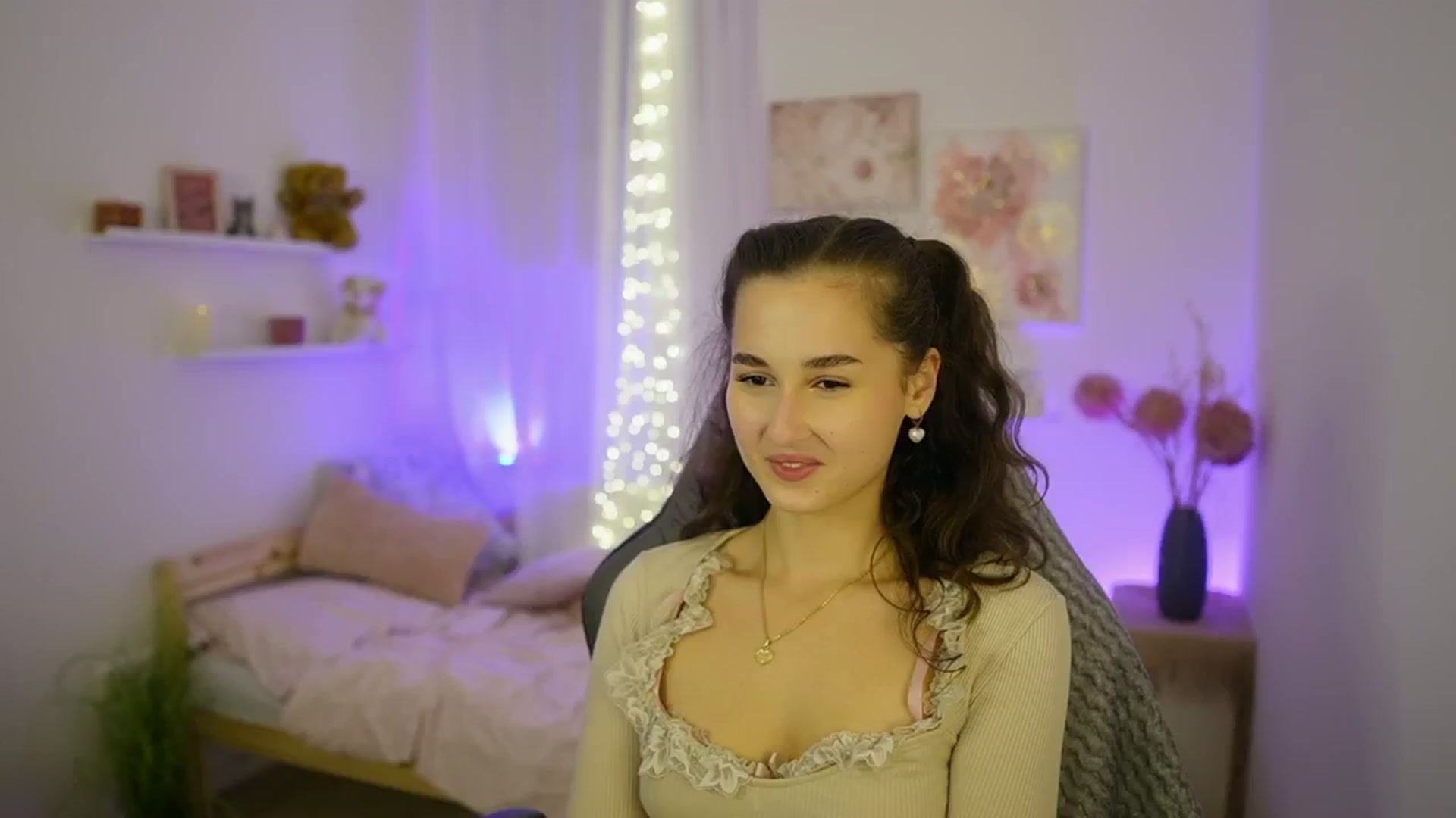 Gallery image thumbnail from Anita_Grey_'s myfreecams stream on, 10/24/2025, 22:04 image 1 of 20