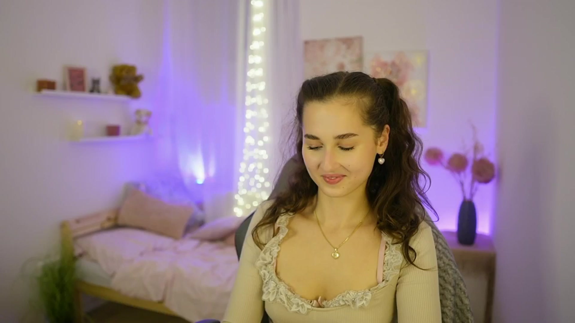 Gallery image thumbnail from Anita_Grey_'s myfreecams stream on, 10/24/2025, 22:04 image 20 of 20