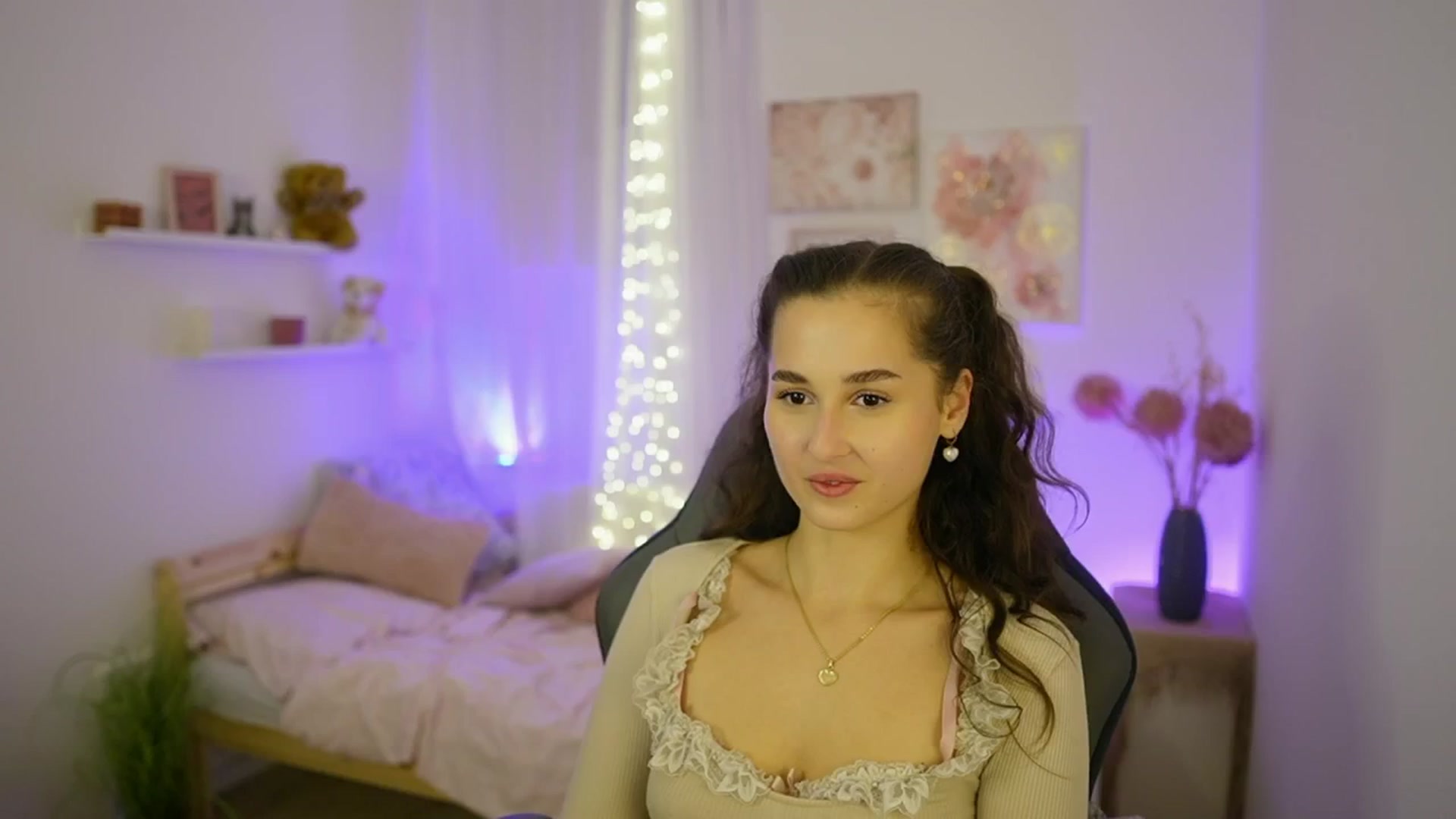 Gallery image thumbnail from Anita_Grey_'s myfreecams stream on, 10/24/2025, 23:05 image 18 of 20