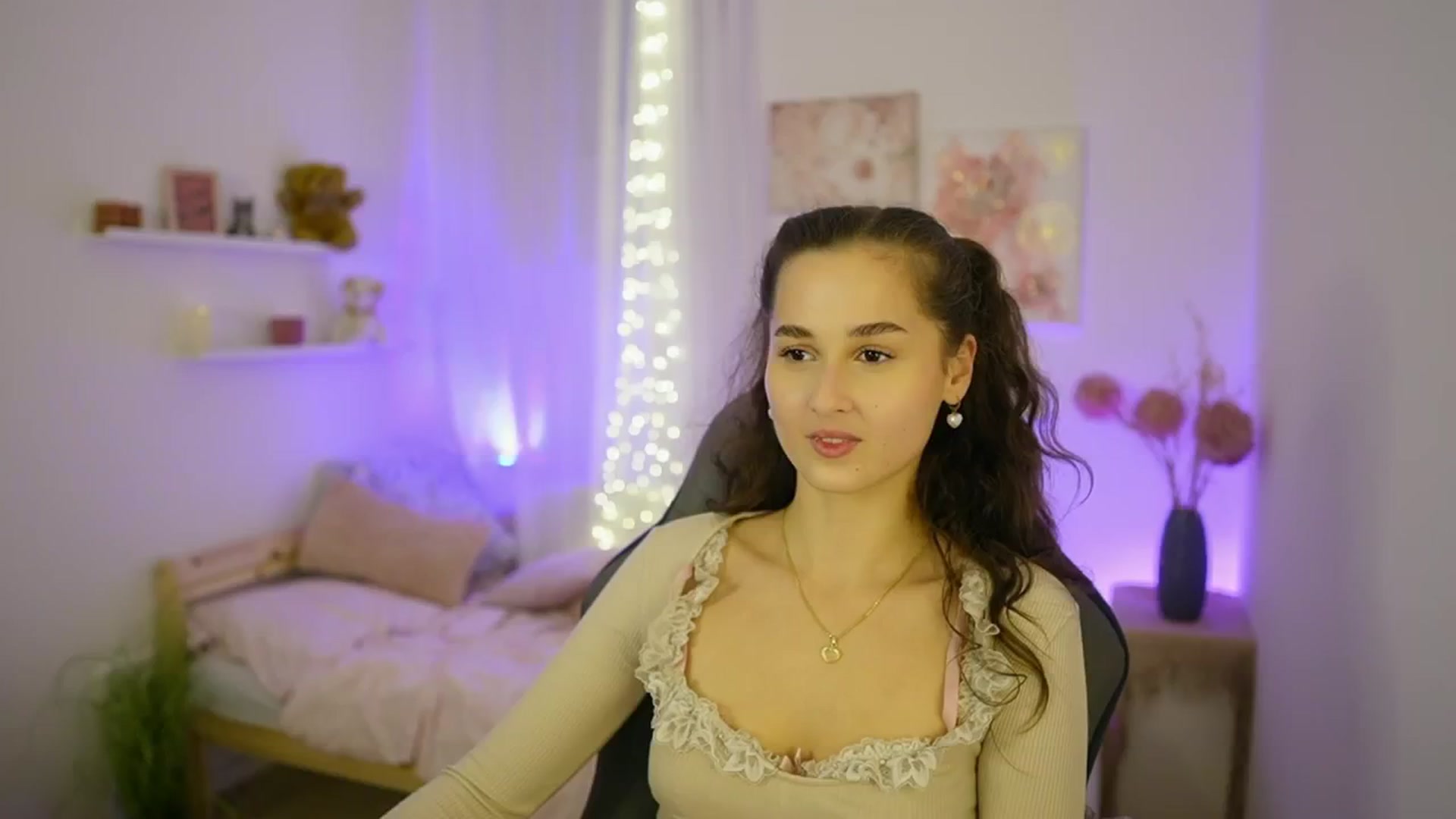 Gallery image thumbnail from Anita_Grey_'s myfreecams stream on, 10/24/2025, 23:05 image 3 of 20