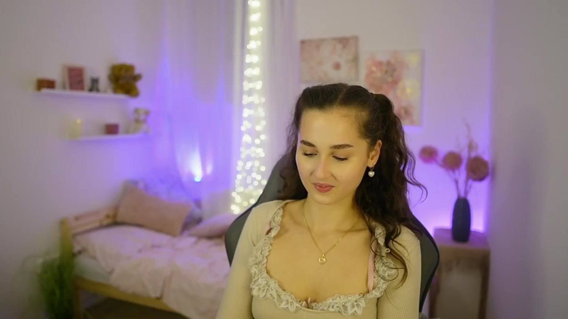 Gallery image thumbnail from Anita_Grey_'s myfreecams stream on, 10/24/2025, 23:05 image 4 of 20