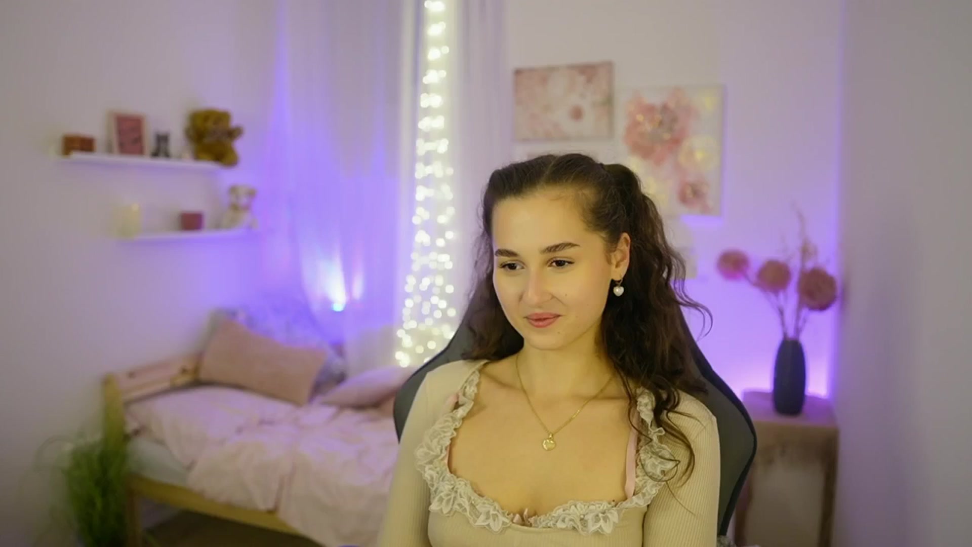 Gallery image thumbnail from Anita_Grey_'s myfreecams stream on, 10/24/2025, 23:05 image 9 of 20
