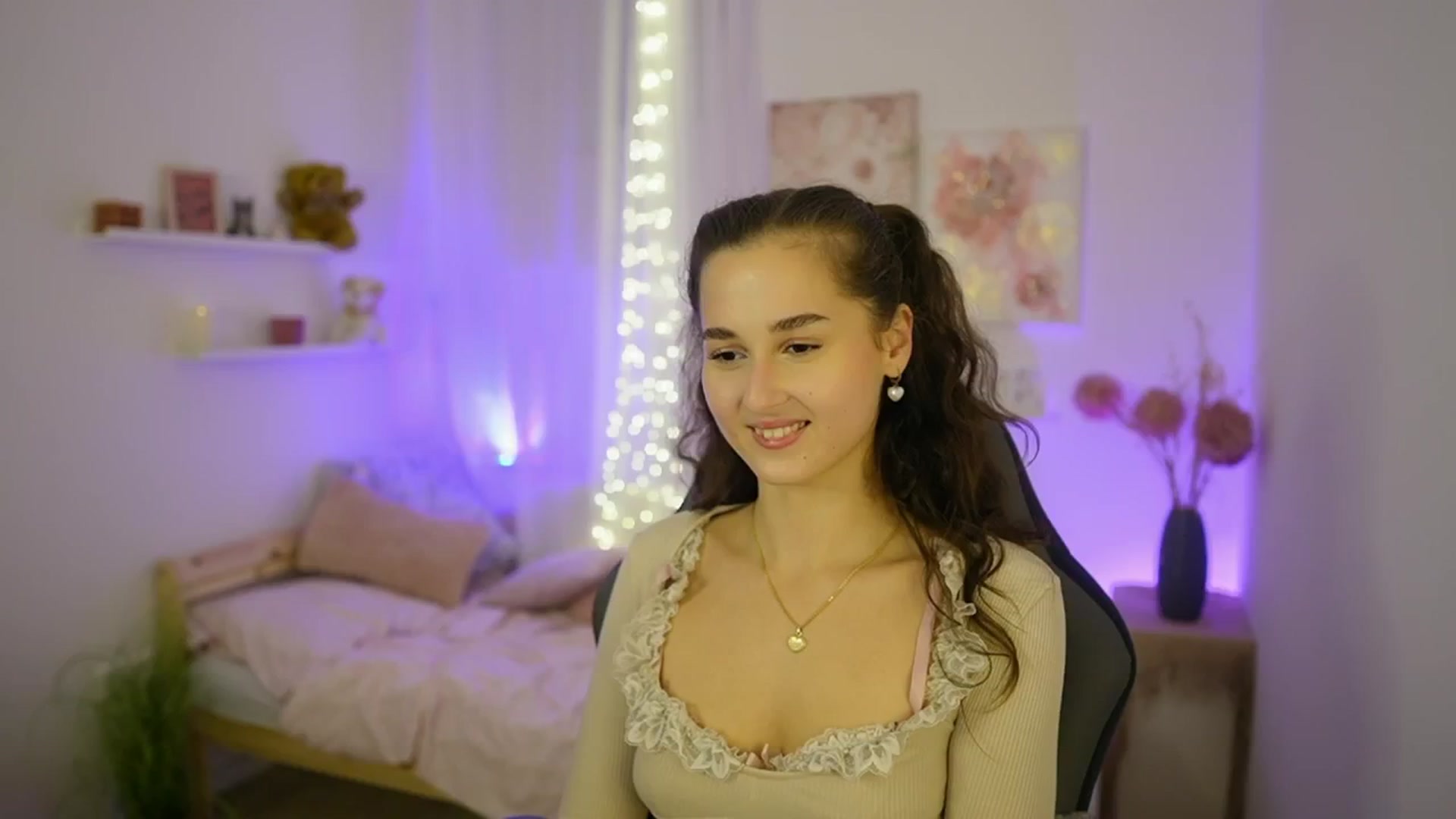 Gallery image thumbnail from Anita_Grey_'s myfreecams stream on, 10/24/2025, 23:05 image 2 of 20