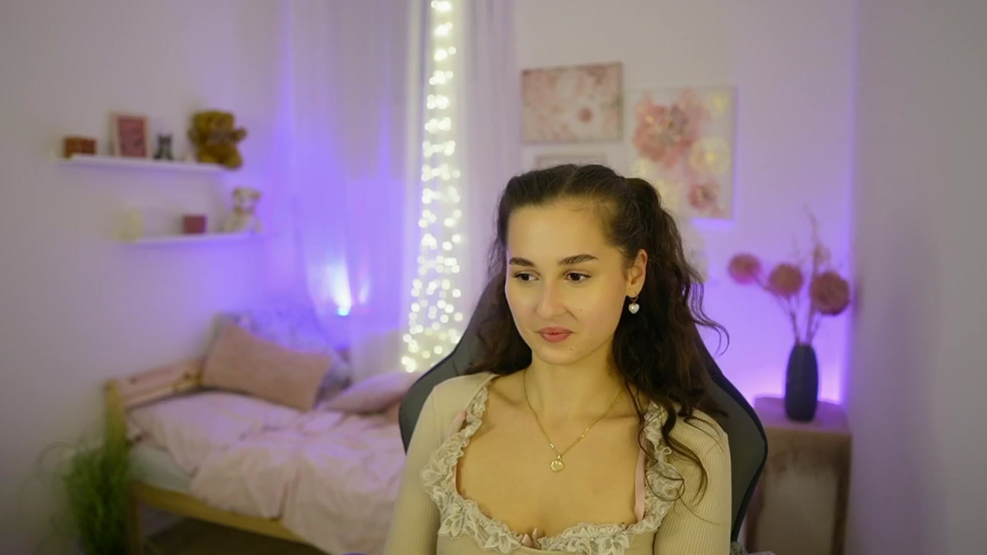 Gallery image thumbnail from Anita_Grey_'s myfreecams stream on, 10/24/2025, 23:05 image 19 of 20