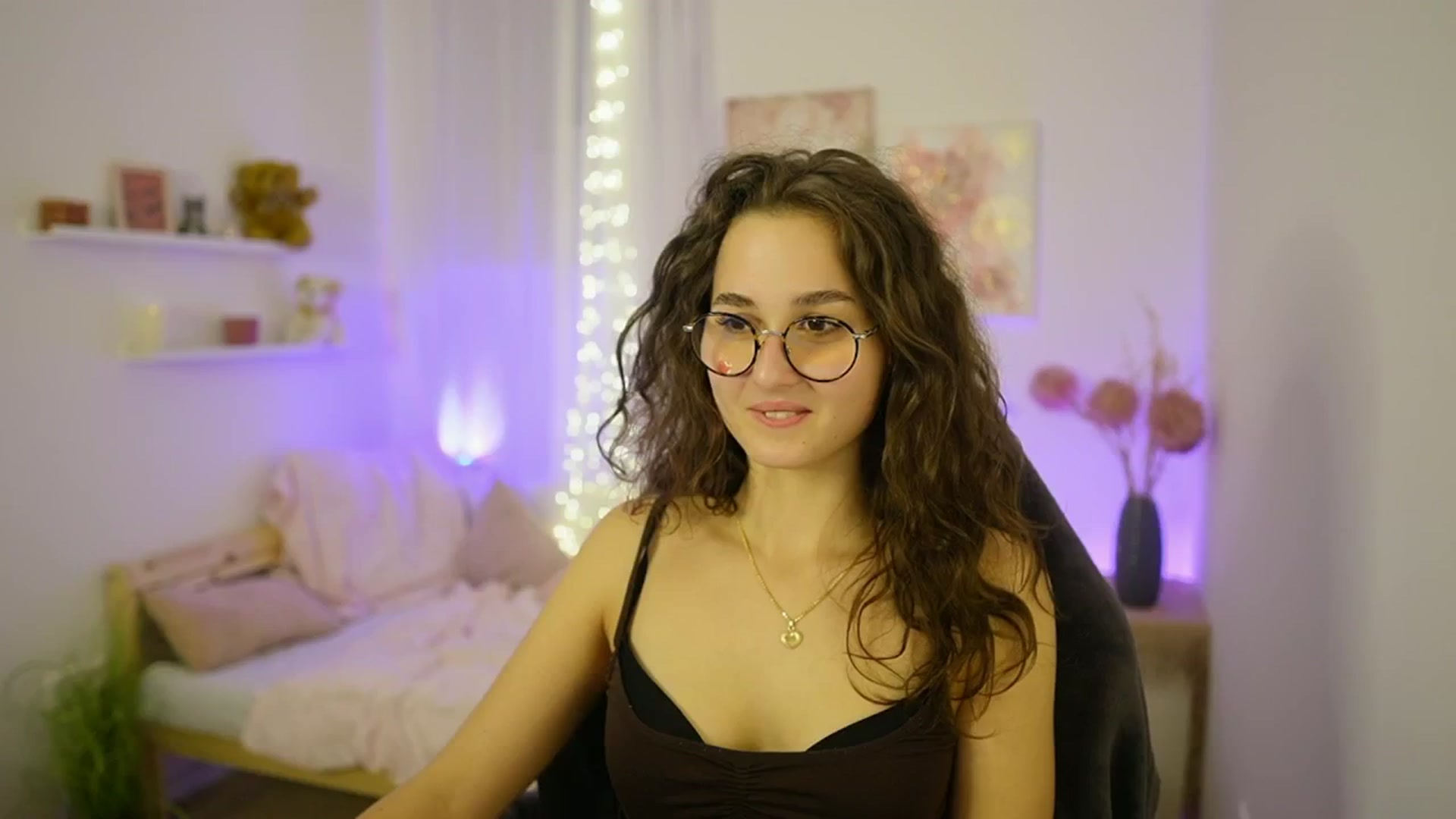 Gallery image thumbnail from Anita_Grey_'s myfreecams stream on, 10/27/2025, 24:25 image 8 of 20