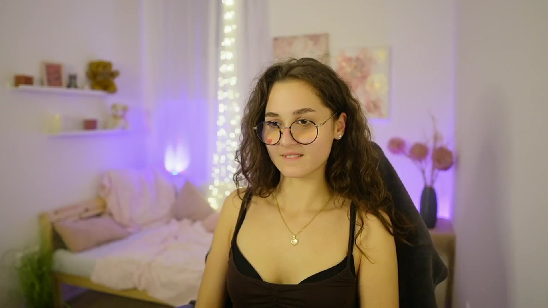Gallery image thumbnail from Anita_Grey_'s myfreecams stream on, 10/27/2025, 24:25 image 15 of 20