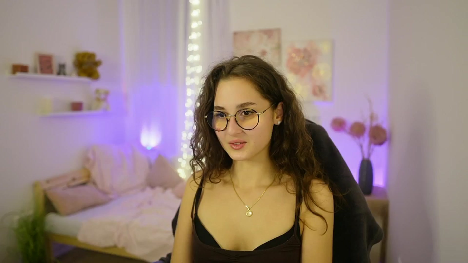Gallery image thumbnail from Anita_Grey_'s myfreecams stream on, 10/27/2025, 24:25 image 17 of 20