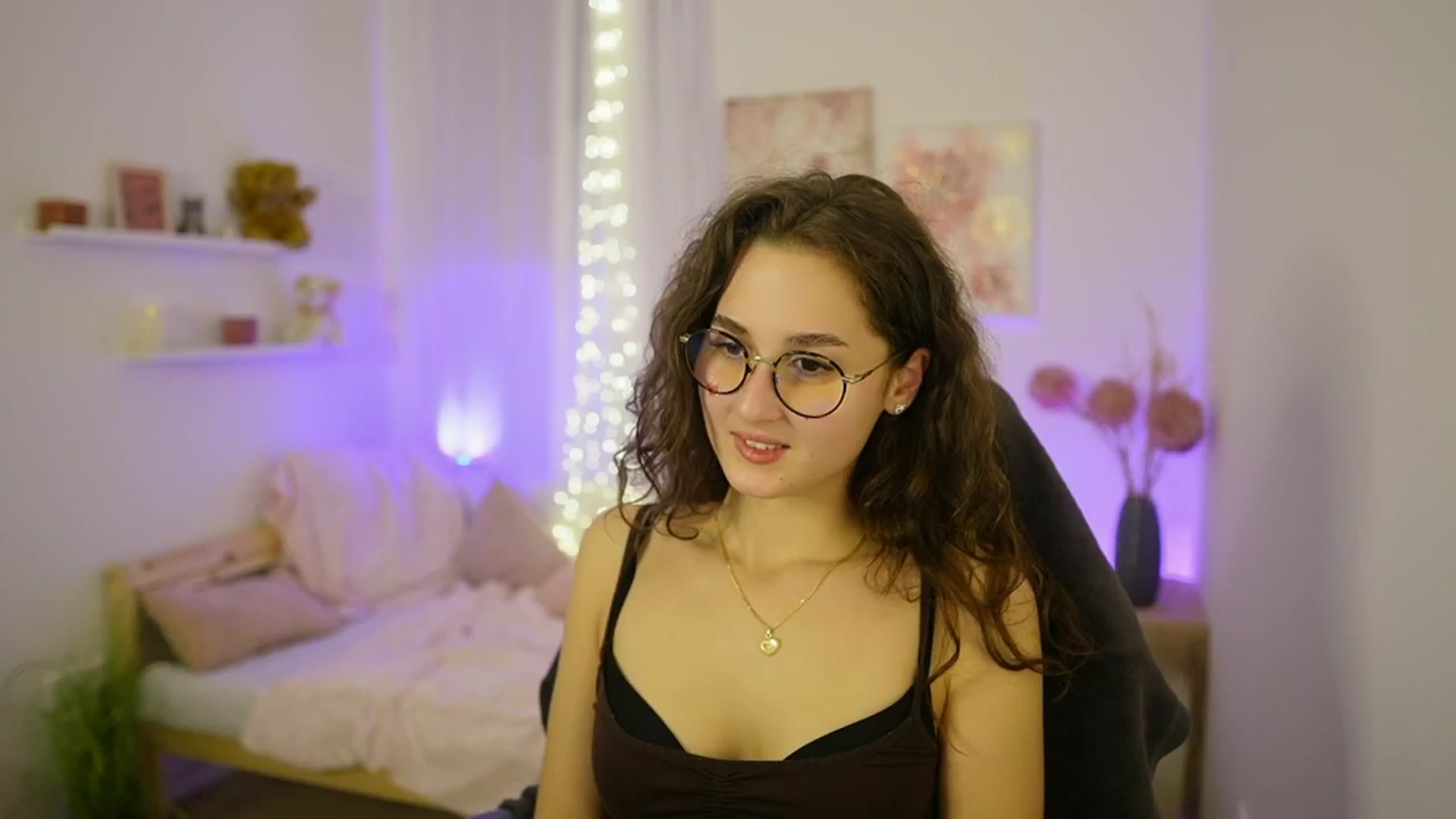Gallery image thumbnail from Anita_Grey_'s myfreecams stream on, 10/27/2025, 24:25 image 16 of 20