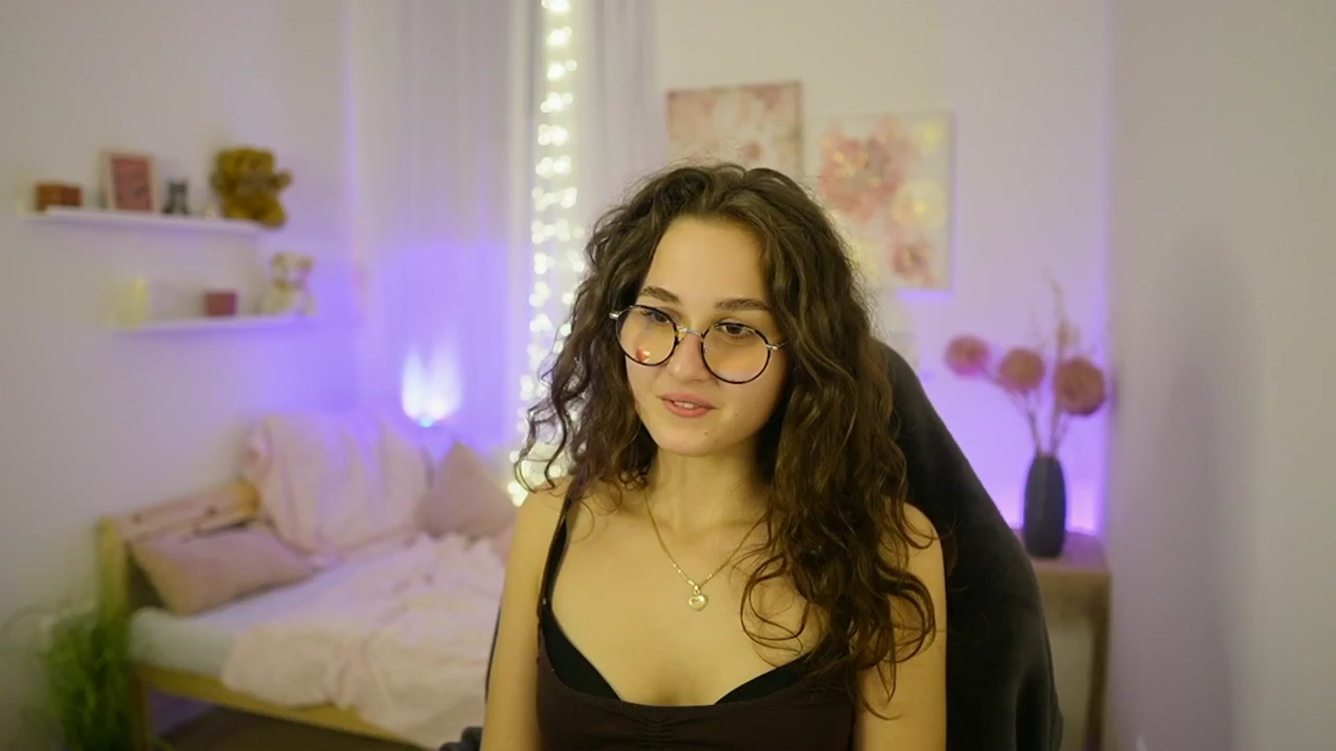 Gallery image thumbnail from Anita_Grey_'s myfreecams stream on, 10/27/2025, 24:25 image 10 of 20