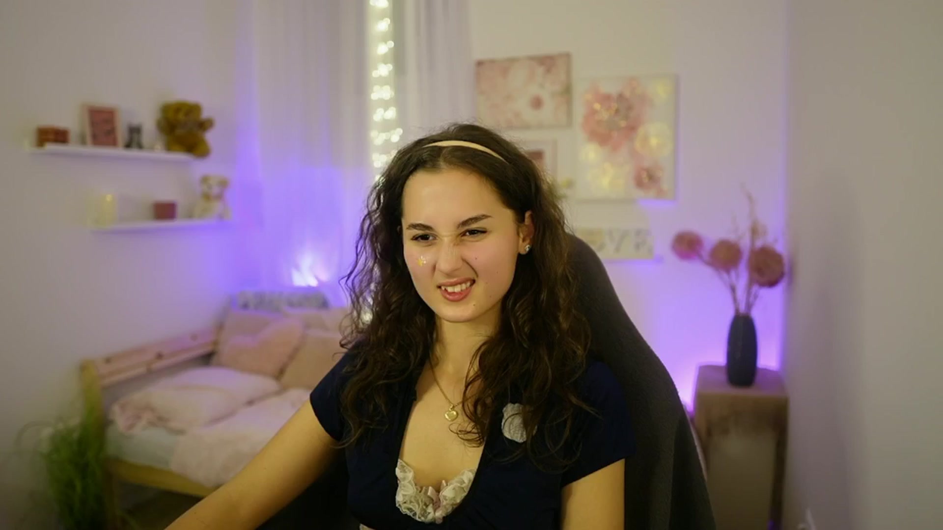 Gallery image thumbnail from Anita_Grey_'s myfreecams stream on, 10/27/2025, 21:47 image 15 of 20