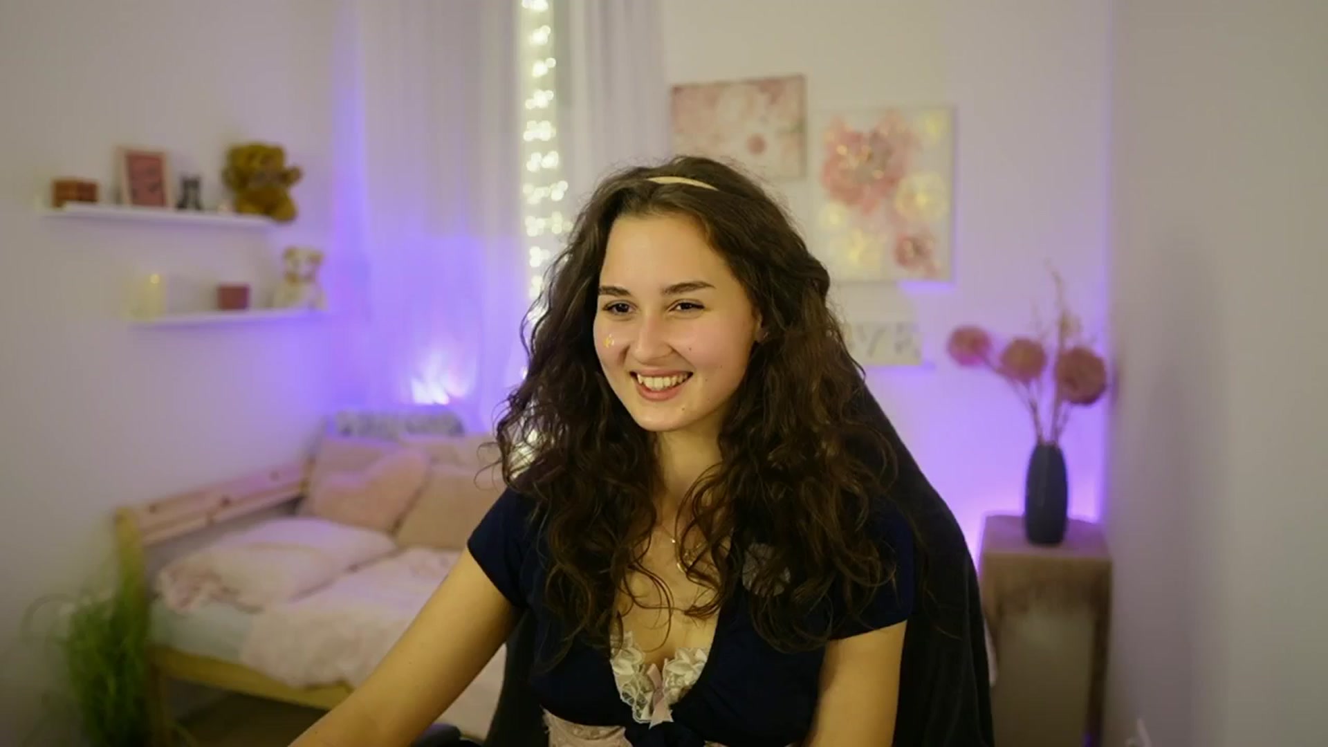 Gallery image thumbnail from Anita_Grey_'s myfreecams stream on, 10/27/2025, 22:42 image 11 of 20