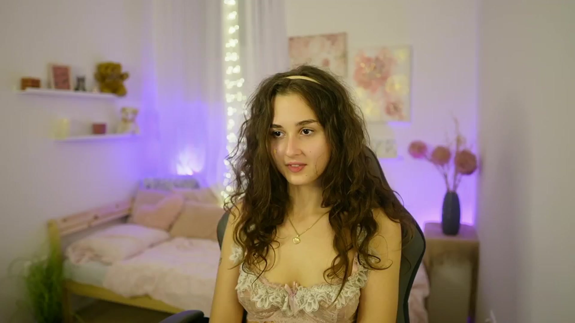 Gallery image thumbnail from Anita_Grey_'s myfreecams stream on, 10/28/2025, 24:54 image 14 of 20
