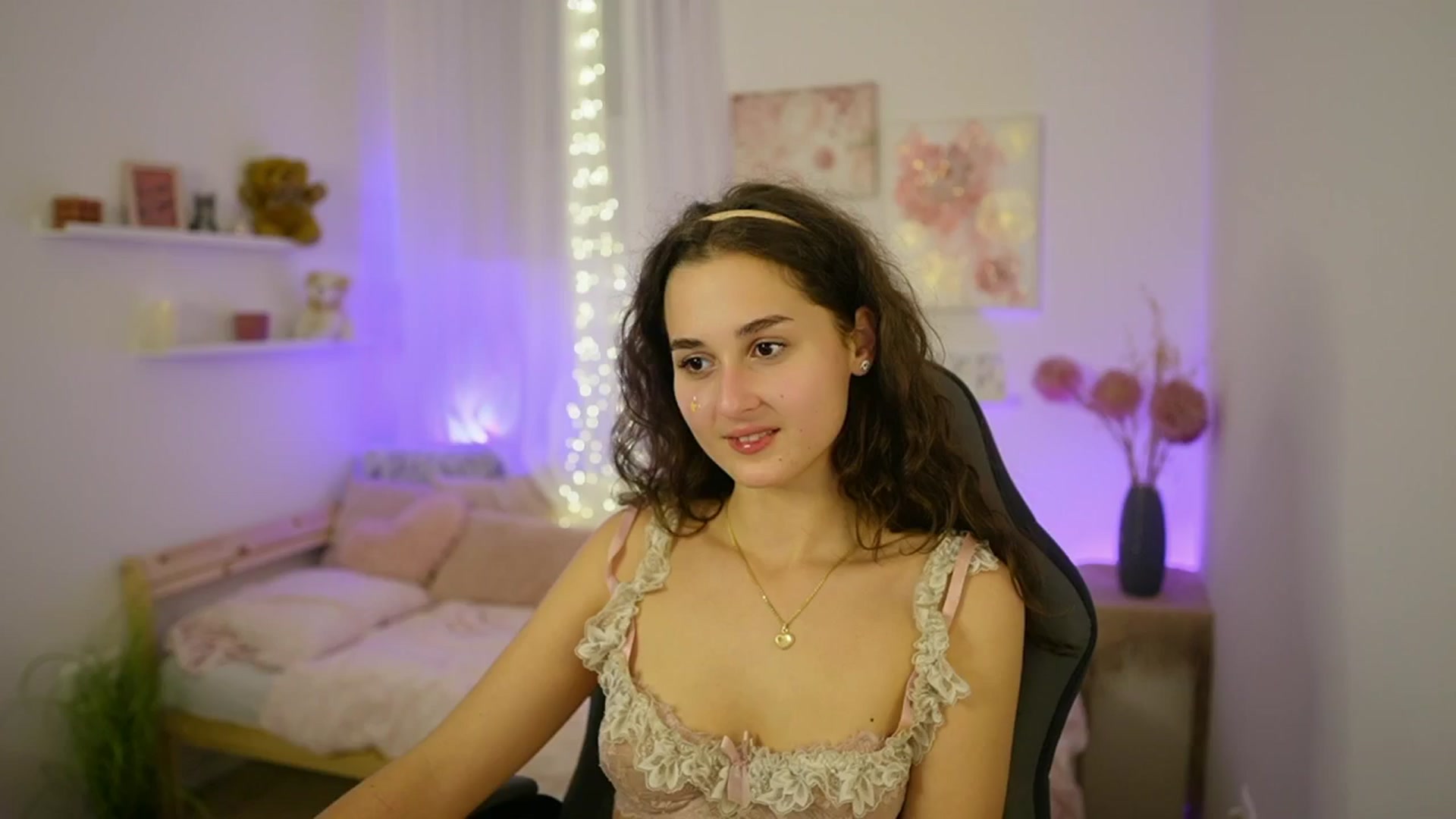 Gallery image thumbnail from Anita_Grey_'s myfreecams stream on, 10/28/2025, 24:54 image 17 of 20