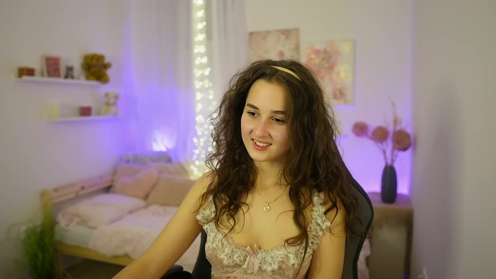 Gallery image thumbnail from Anita_Grey_'s myfreecams stream on, 10/28/2025, 24:54 image 15 of 20