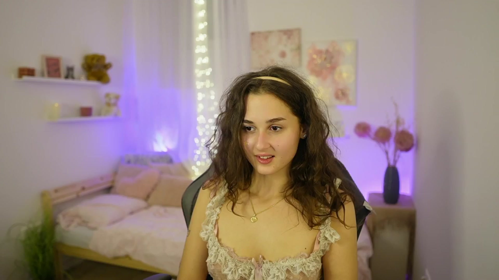 Gallery image thumbnail from Anita_Grey_'s myfreecams stream on, 10/28/2025, 24:54 image 12 of 20