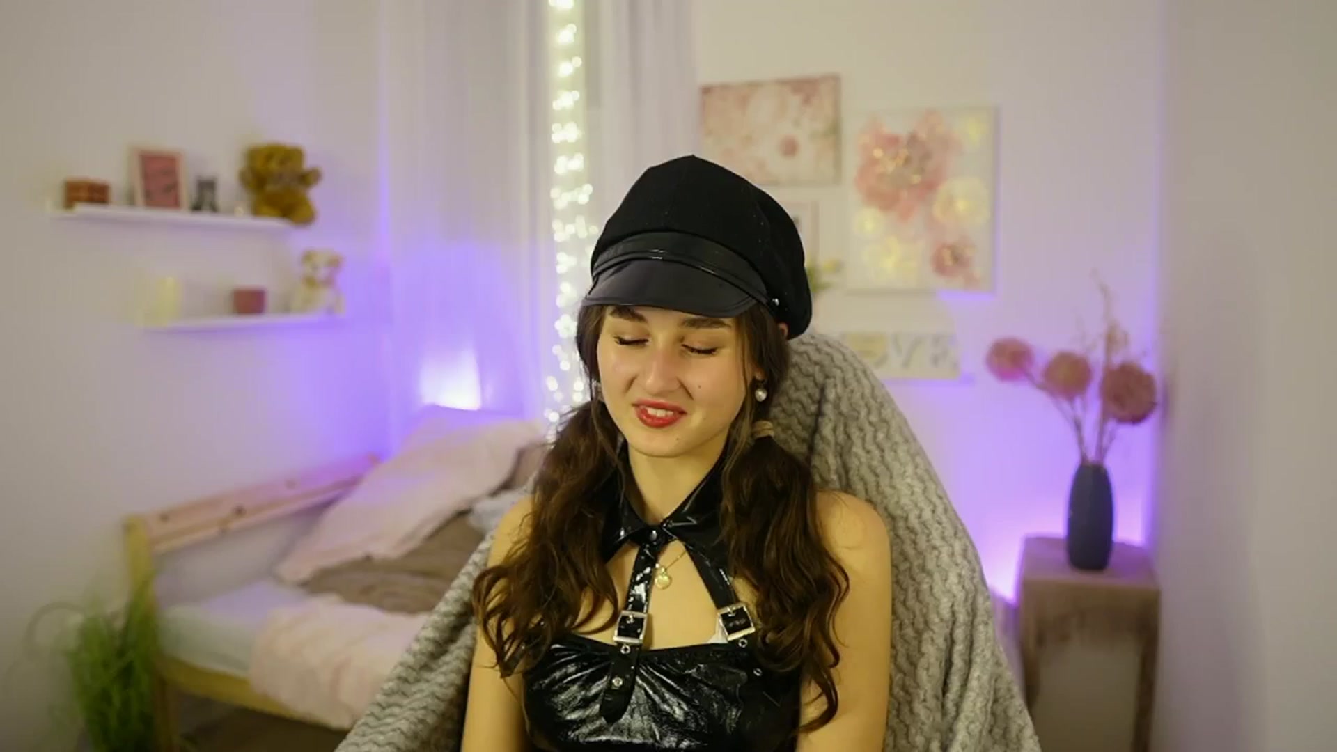Gallery image thumbnail from Anita_Grey_'s myfreecams stream on, 11/01/2025, 20:25 image 5 of 20