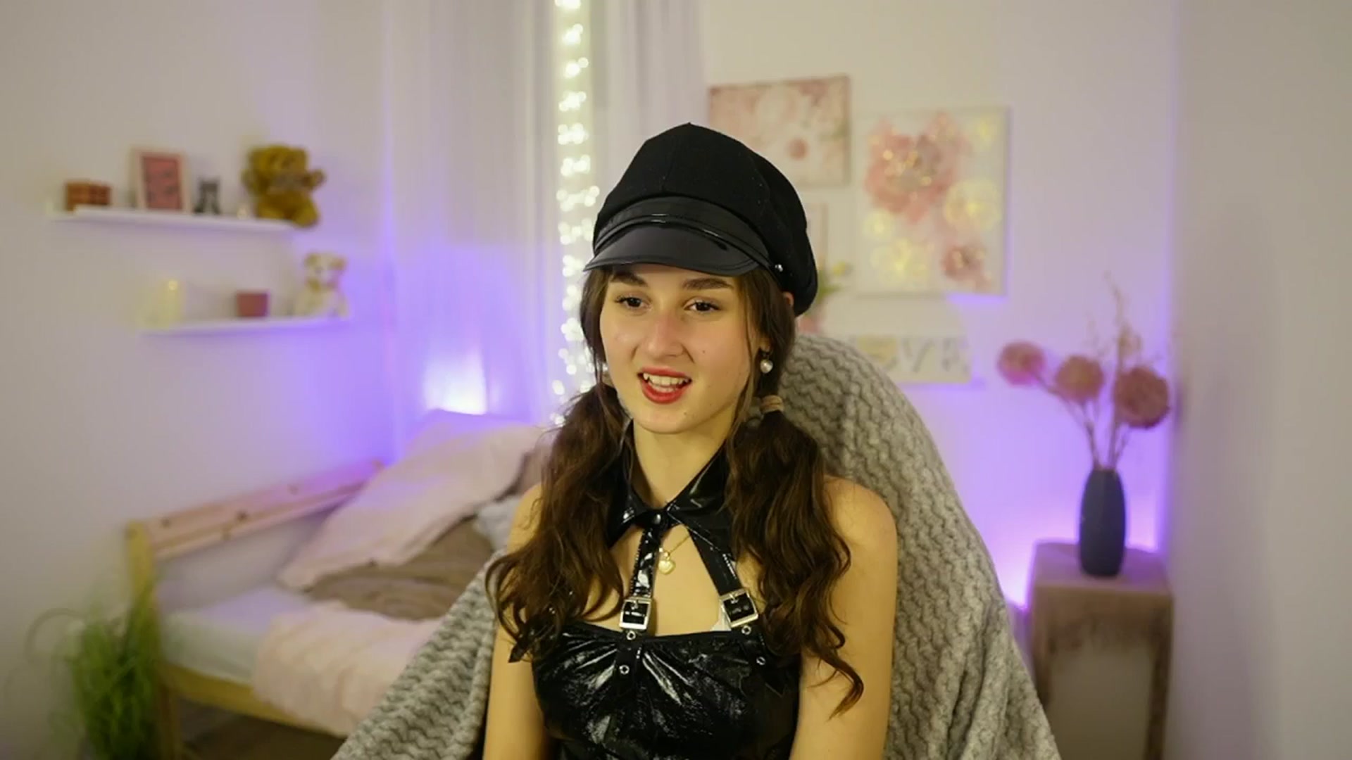 Gallery image thumbnail from Anita_Grey_'s myfreecams stream on, 11/01/2025, 20:25 image 7 of 20