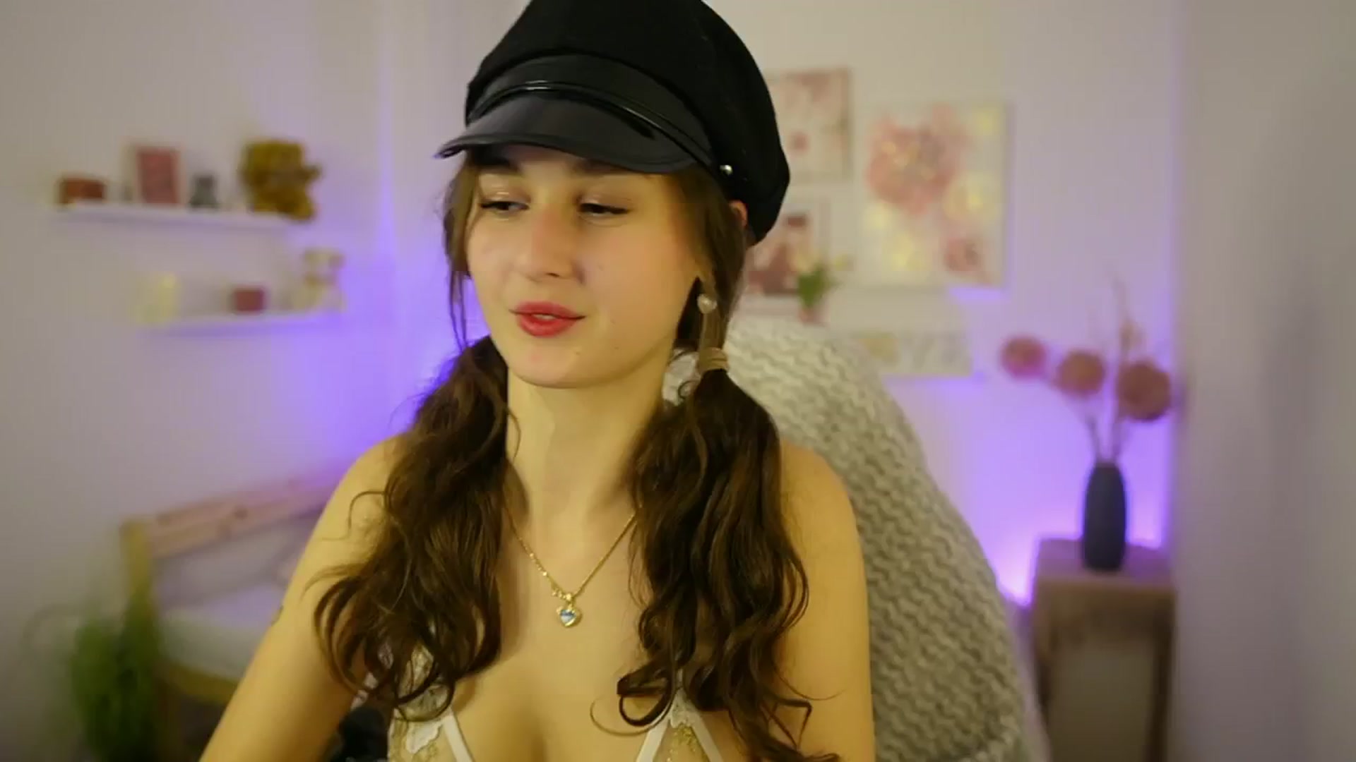 Gallery image thumbnail from Anita_Grey_'s myfreecams stream on, 11/01/2025, 20:25 image 18 of 20