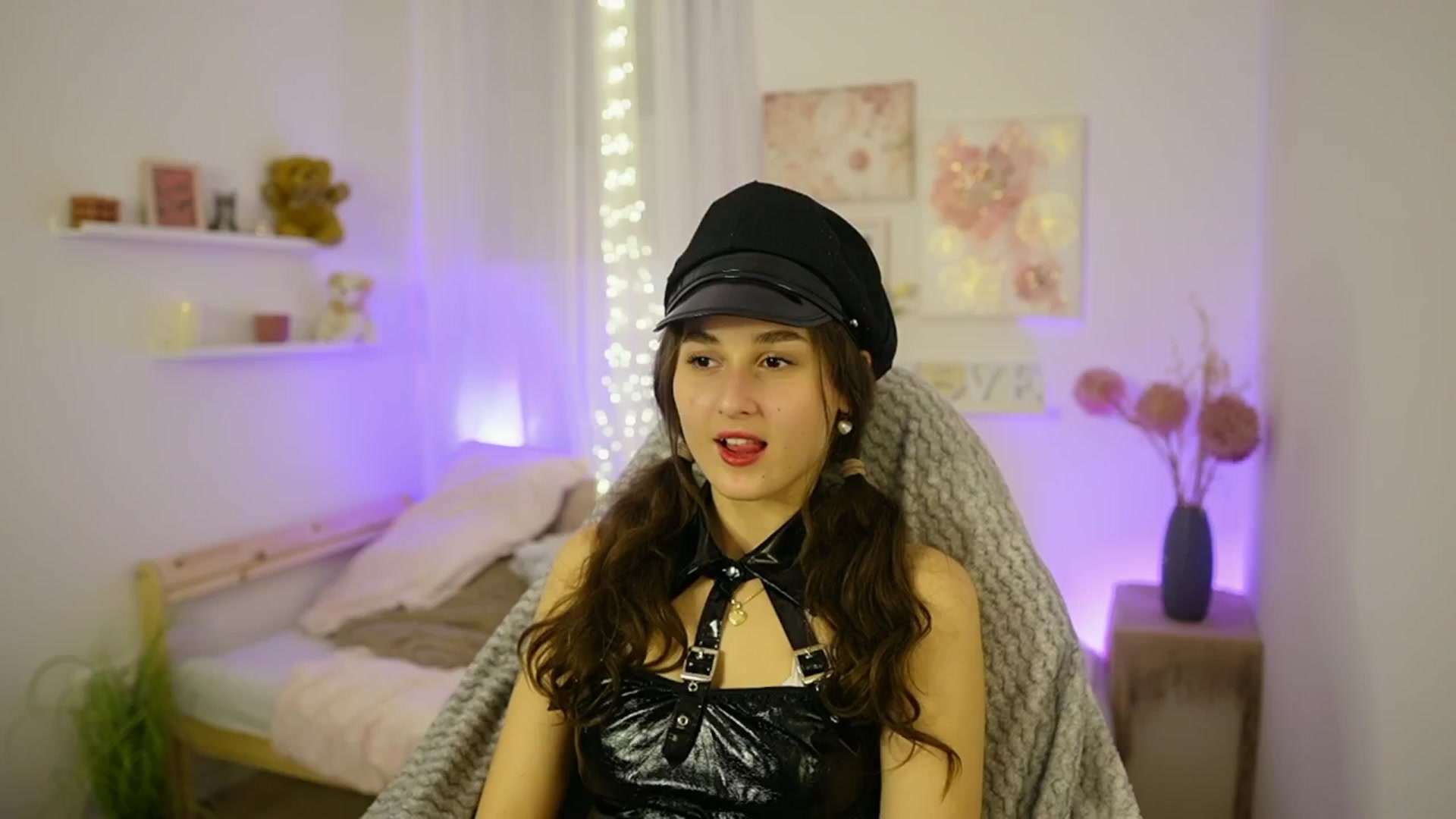 Gallery image thumbnail from Anita_Grey_'s myfreecams stream on, 11/01/2025, 20:25 image 9 of 20