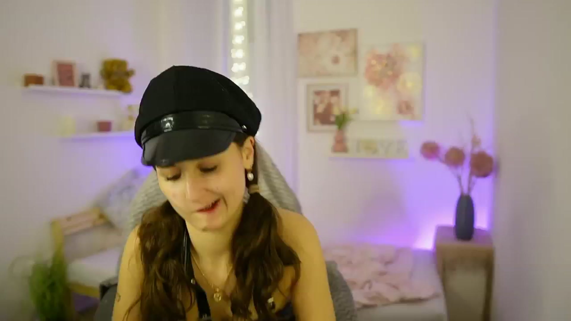 Gallery image thumbnail from Anita_Grey_'s myfreecams stream on, 11/02/2025, 24:43 image 17 of 20