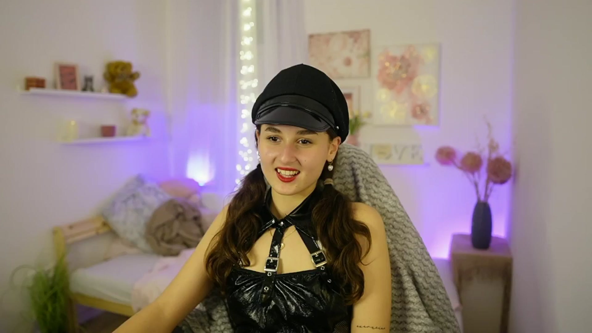 Gallery image thumbnail from Anita_Grey_'s myfreecams stream on, 11/02/2025, 24:43 image 6 of 20