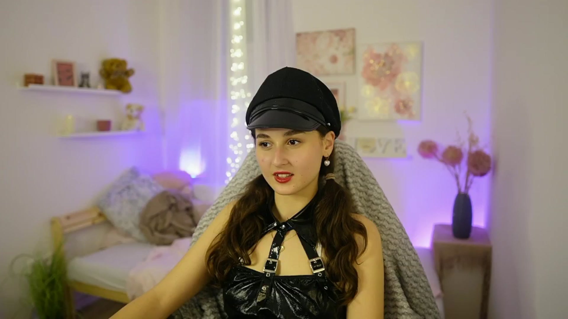 Gallery image thumbnail from Anita_Grey_'s myfreecams stream on, 11/02/2025, 24:43 image 10 of 20
