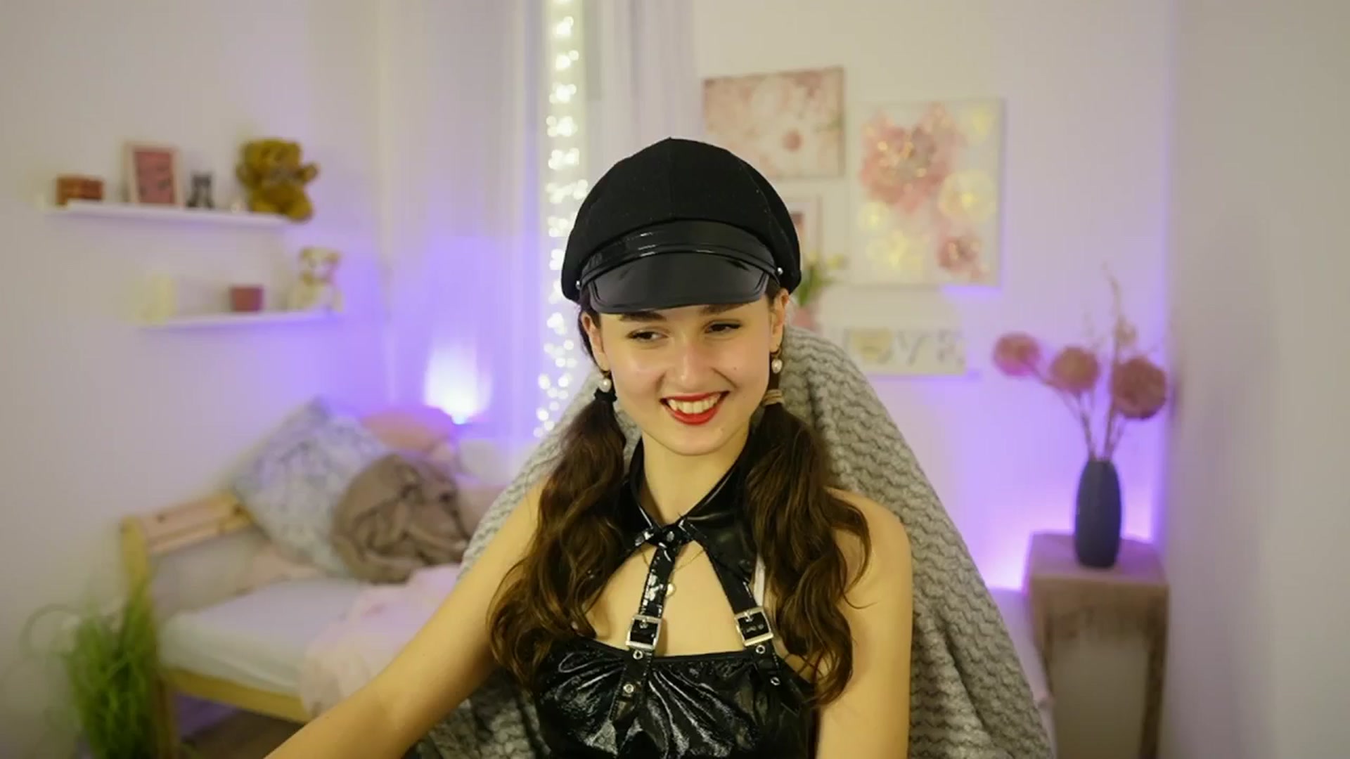 Gallery image thumbnail from Anita_Grey_'s myfreecams stream on, 11/02/2025, 24:43 image 5 of 20